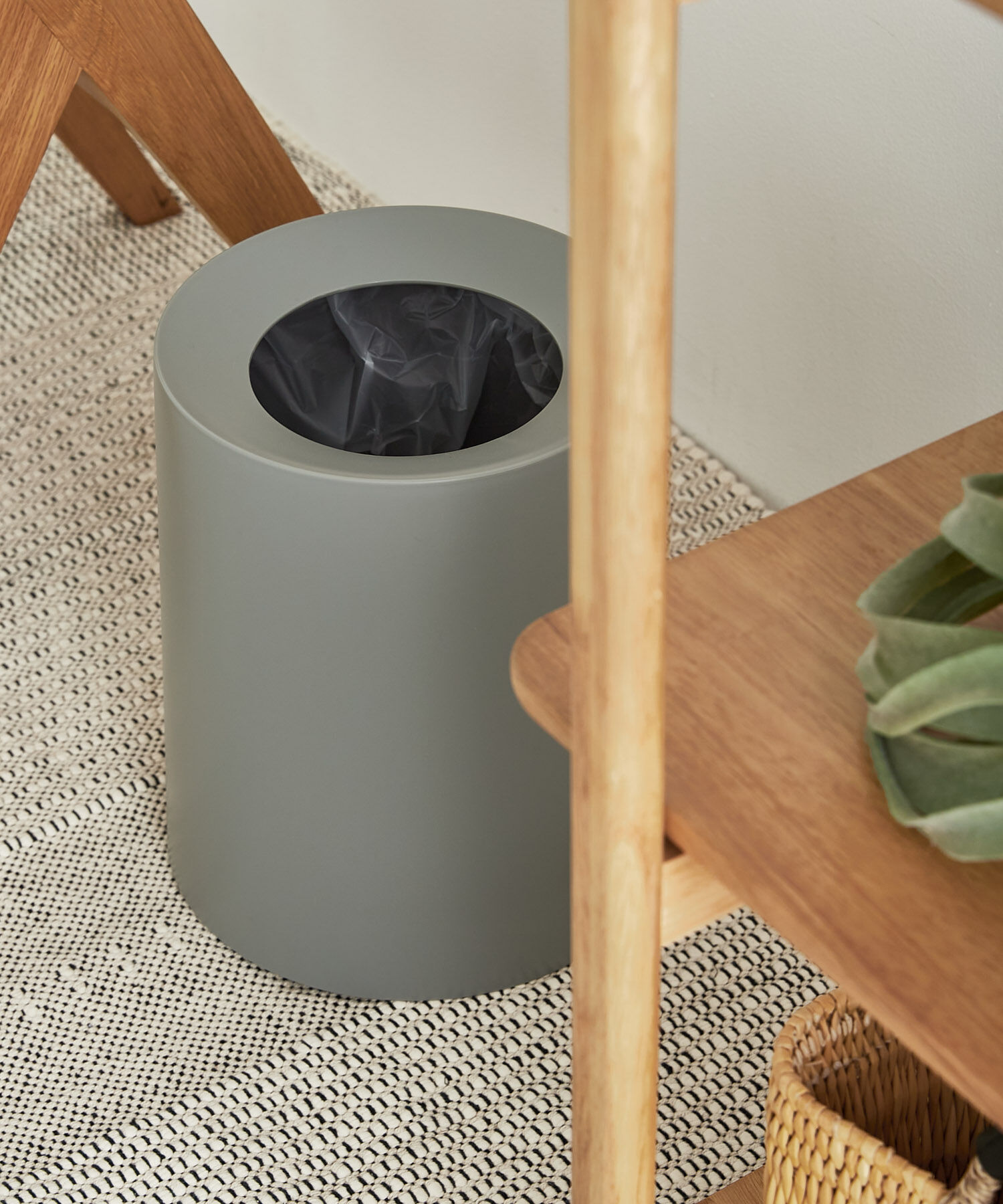 URBAN RESEARCH DOORS「『WEB限定』ideaco　TUBELOR HOMME」|ダストボックス|