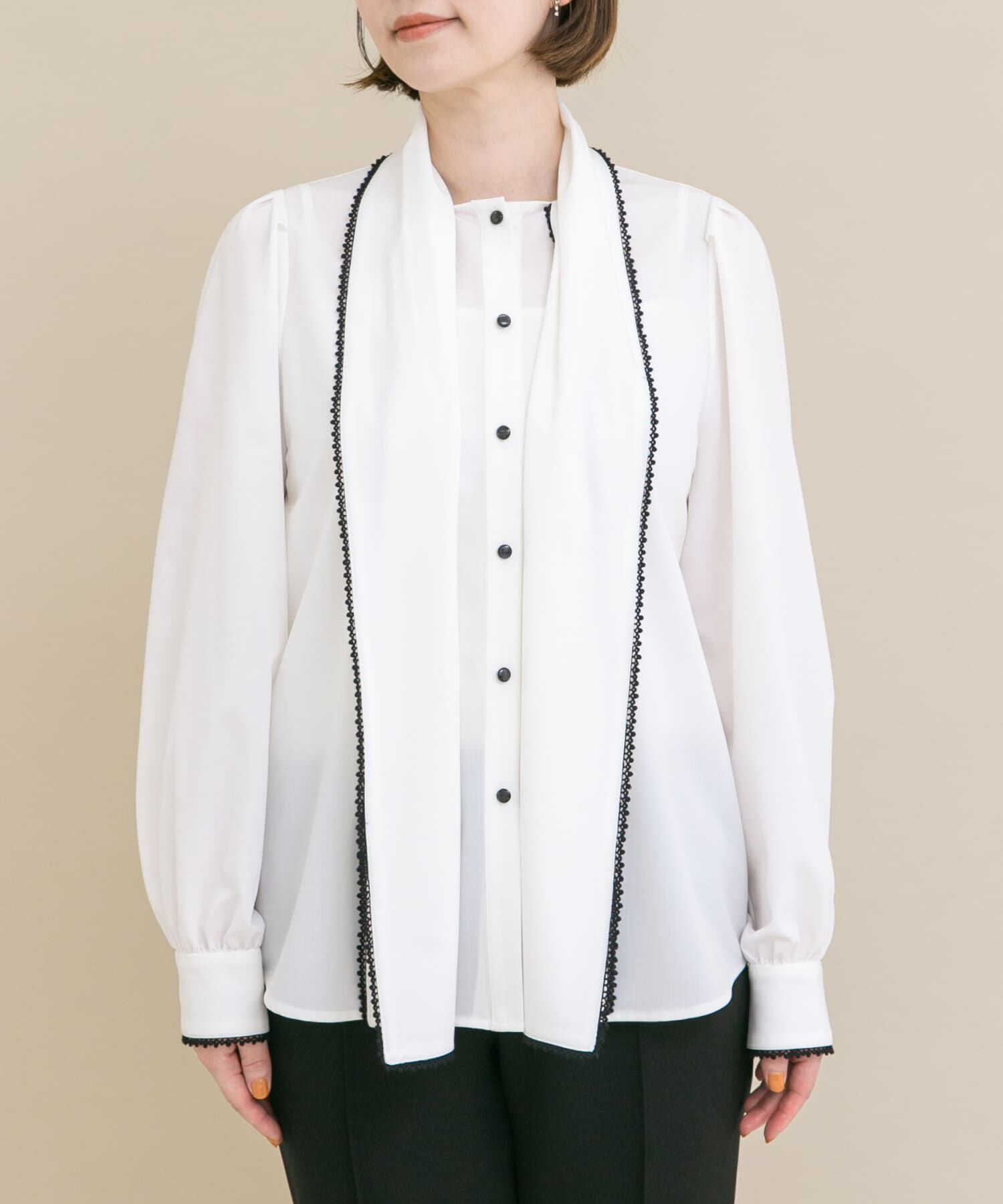 URBAN RESEARCH ROSSO「『WEB/一部店舗限定』トリミングボウタイブラウス」|シャツ・ブラウス|