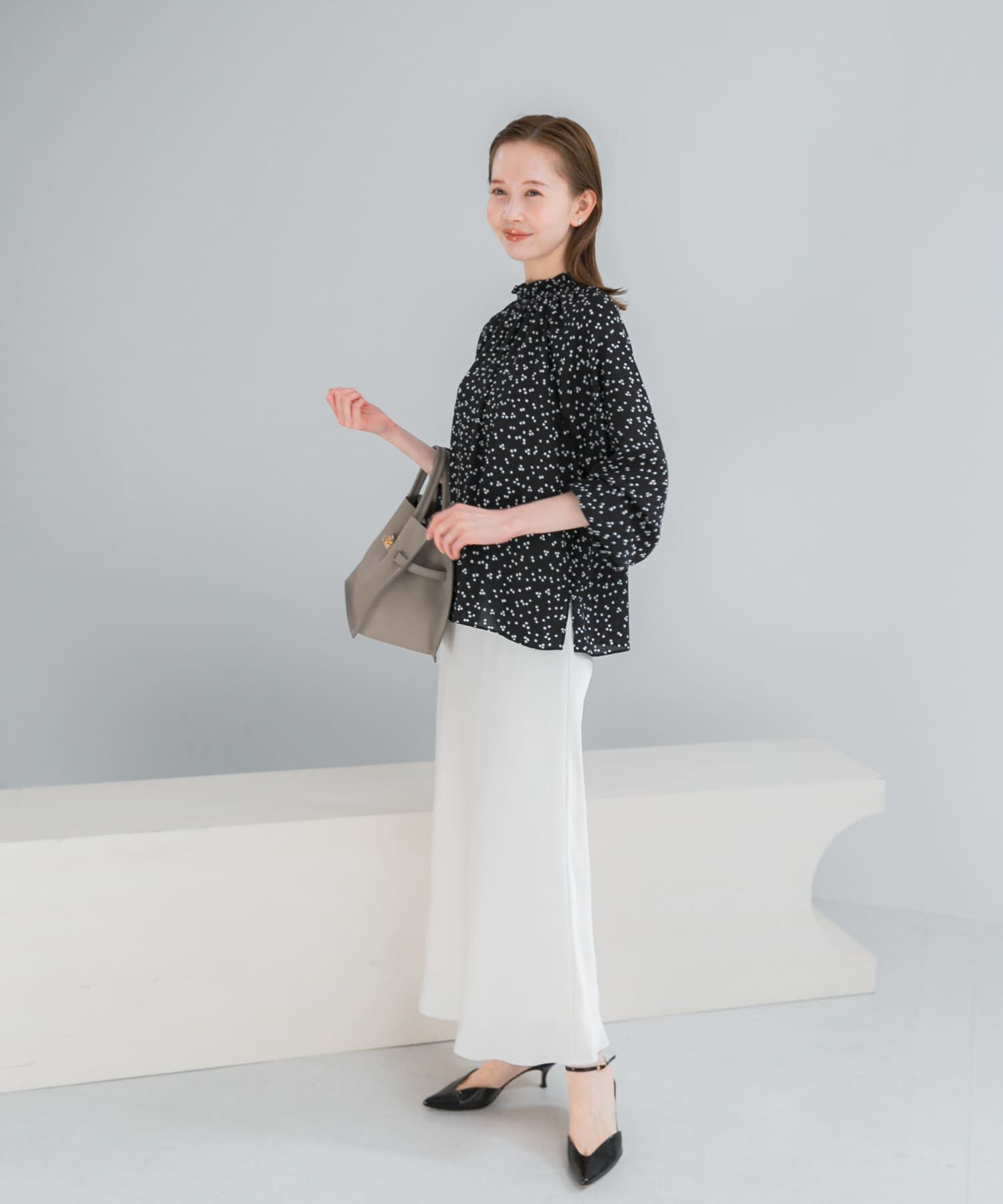 URBAN RESEARCH ROSSO「『WEB/一部店舗限定』ウォッシャブルランダムドットブラウス」|シャツ・ブラウス|