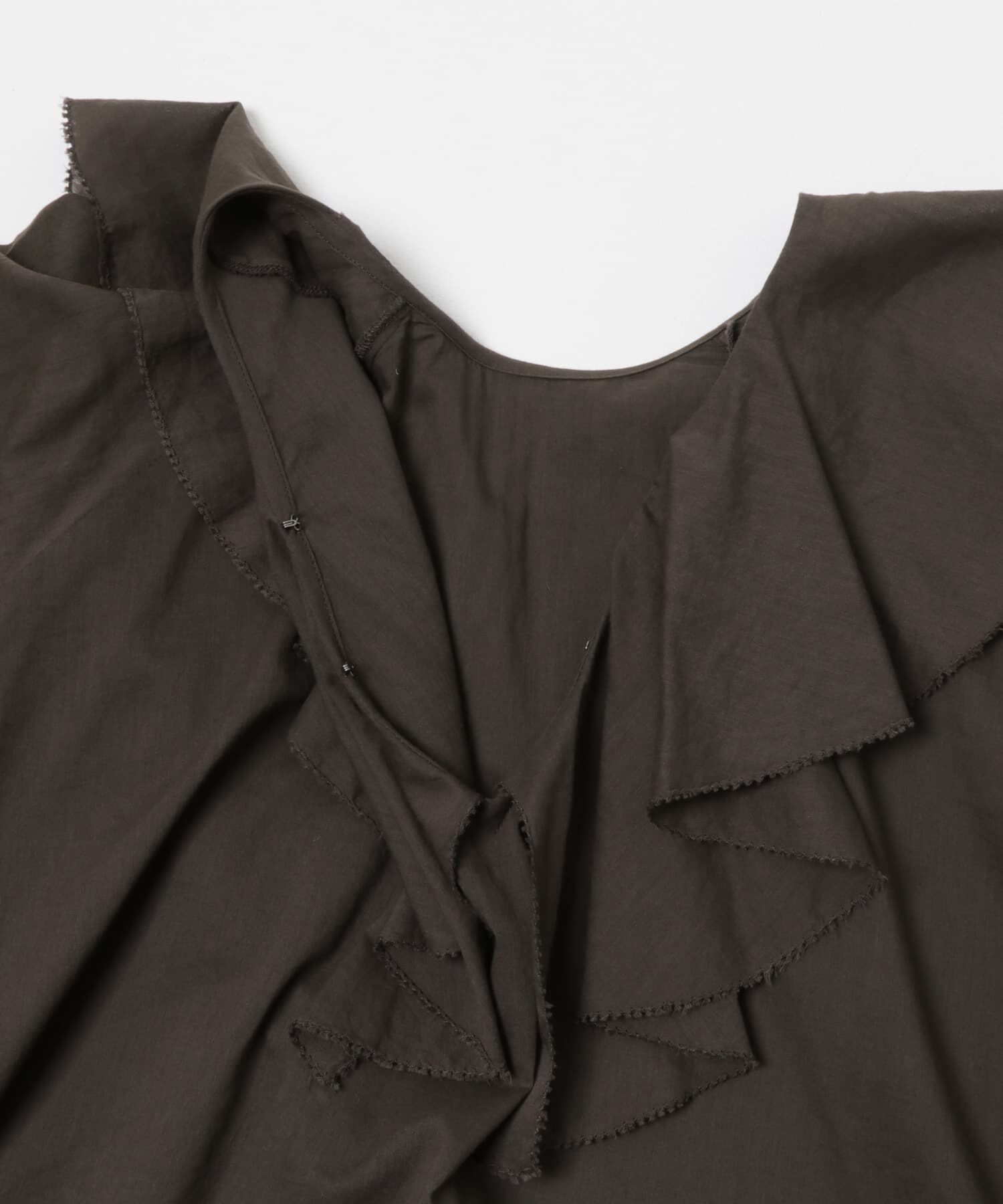 URBAN RESEARCH「『一部WEB限定カラー』コットンボイルラッフルブラウス」|シャツ・ブラウス|