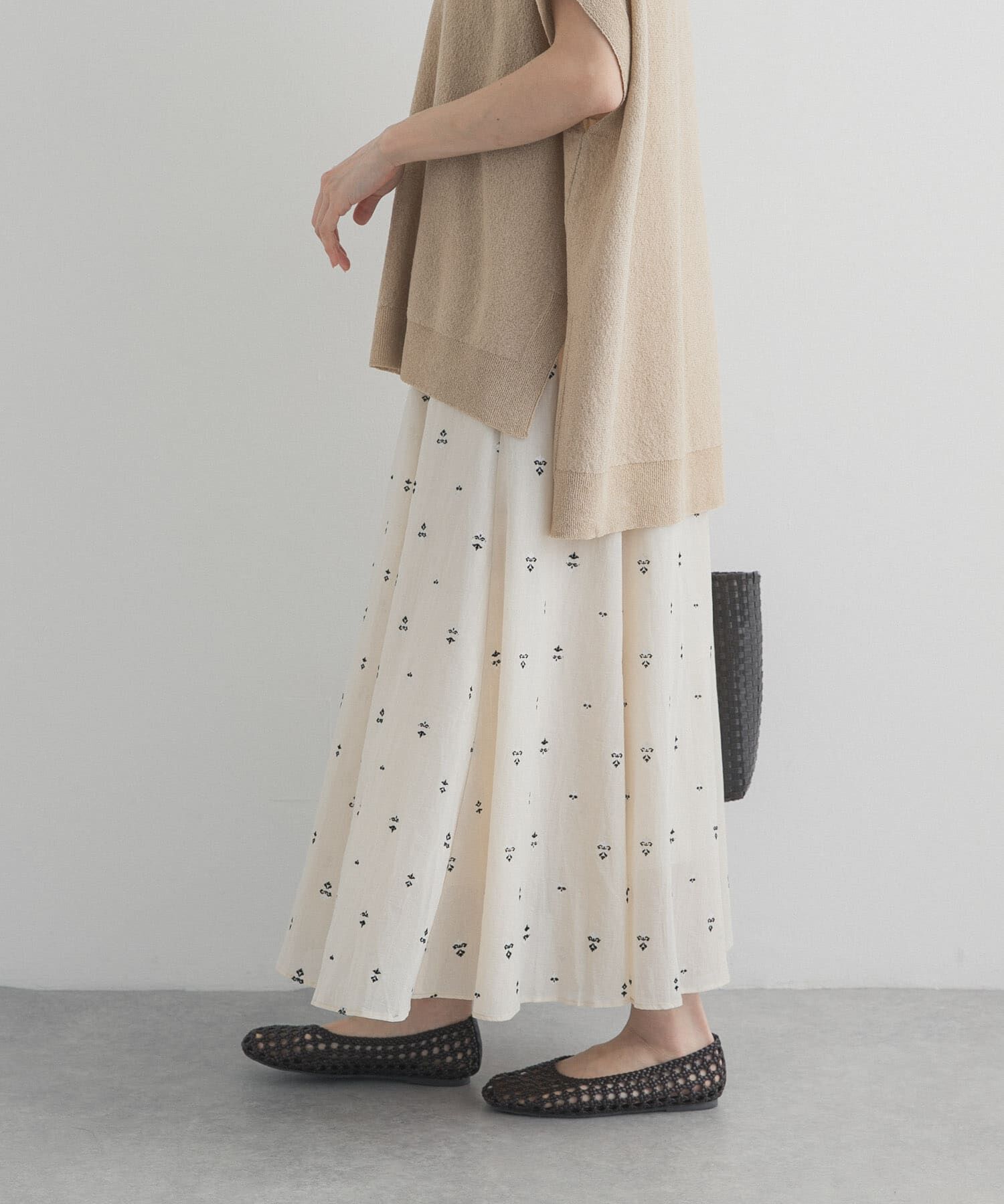 URBAN RESEARCH DOORS「小柄ダマスクプリントフレアスカート」|スカート|