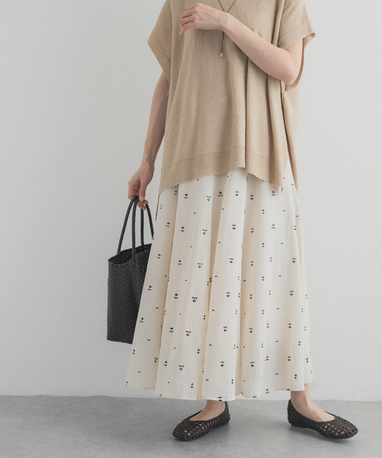 URBAN RESEARCH DOORS「小柄ダマスクプリントフレアスカート」|スカート|