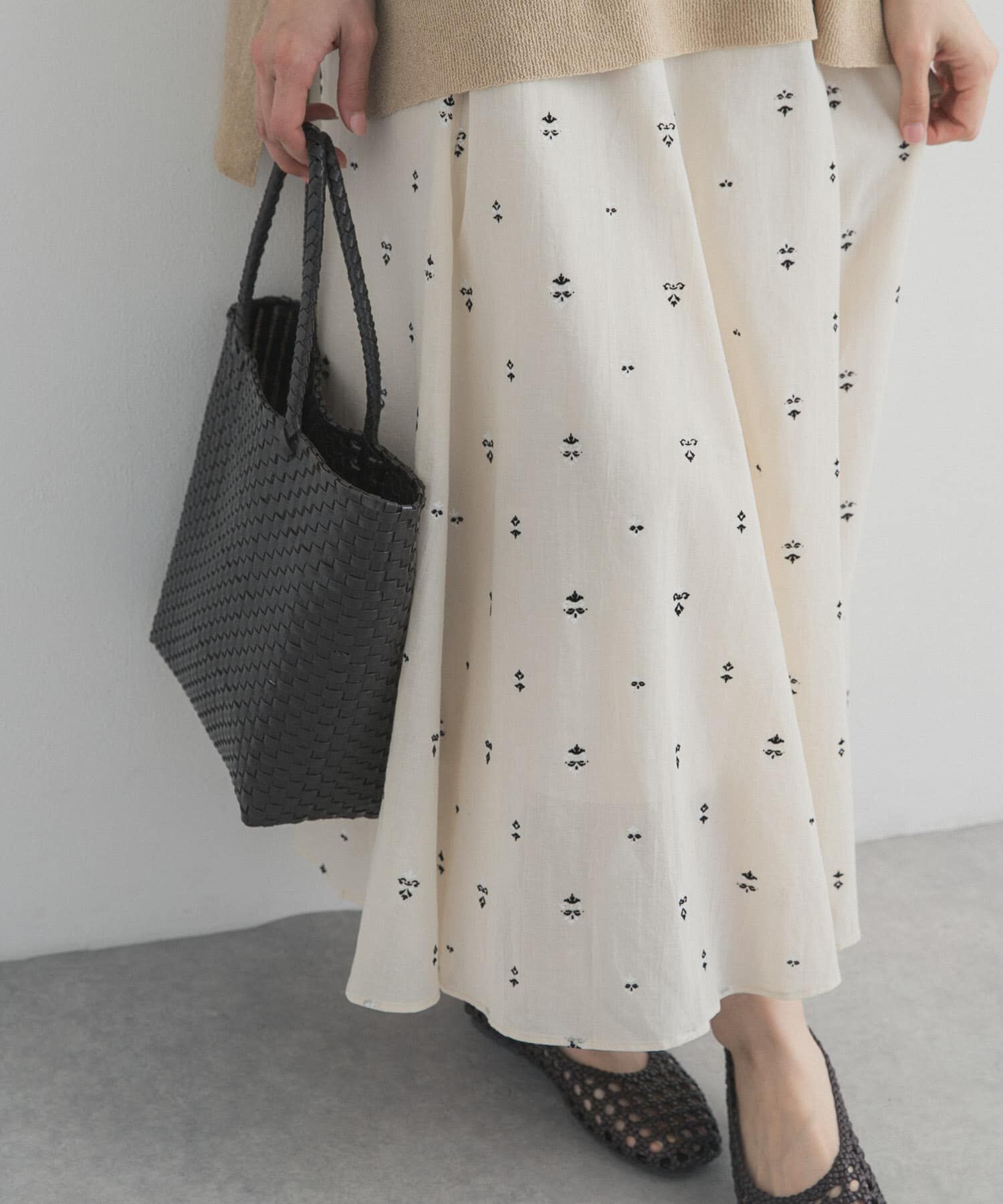 URBAN RESEARCH DOORS「小柄ダマスクプリントフレアスカート」|スカート|