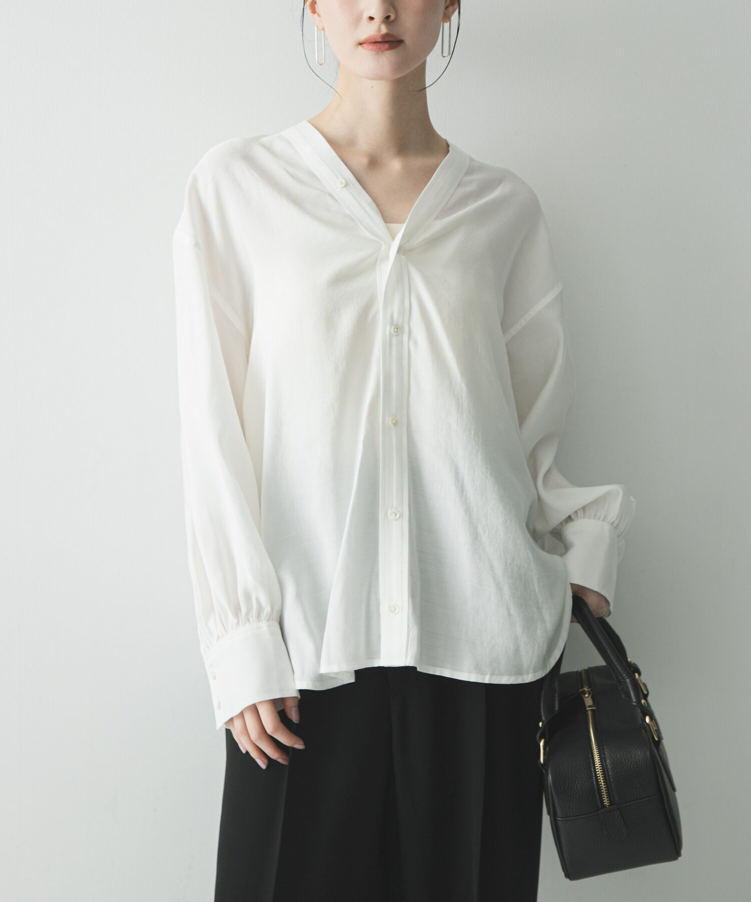 URBAN RESEARCH「ブロードカラーレスブラウス」|シャツ・ブラウス|オフホワイト