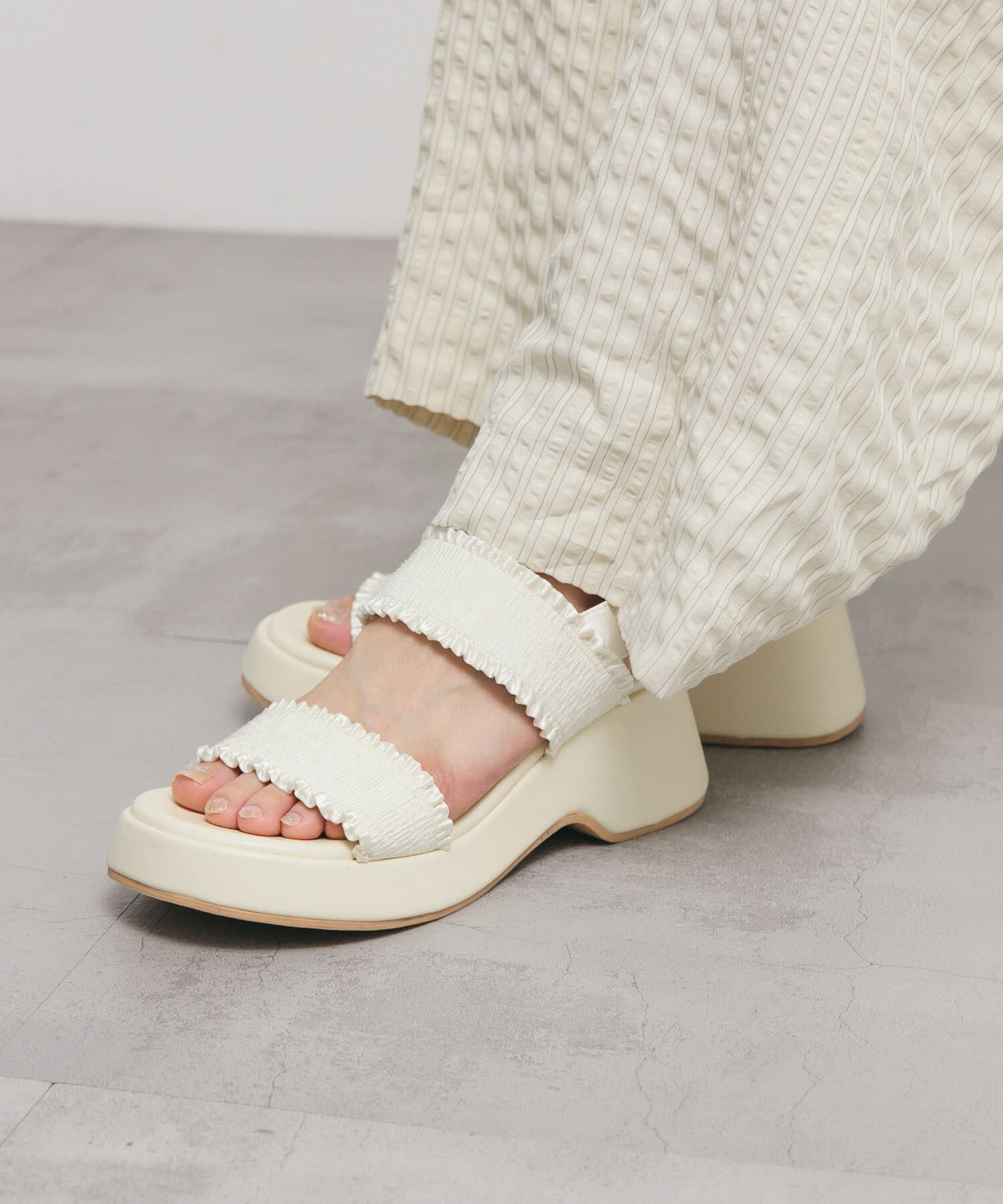  「シャーリングベルトサンダル」|サンダル|