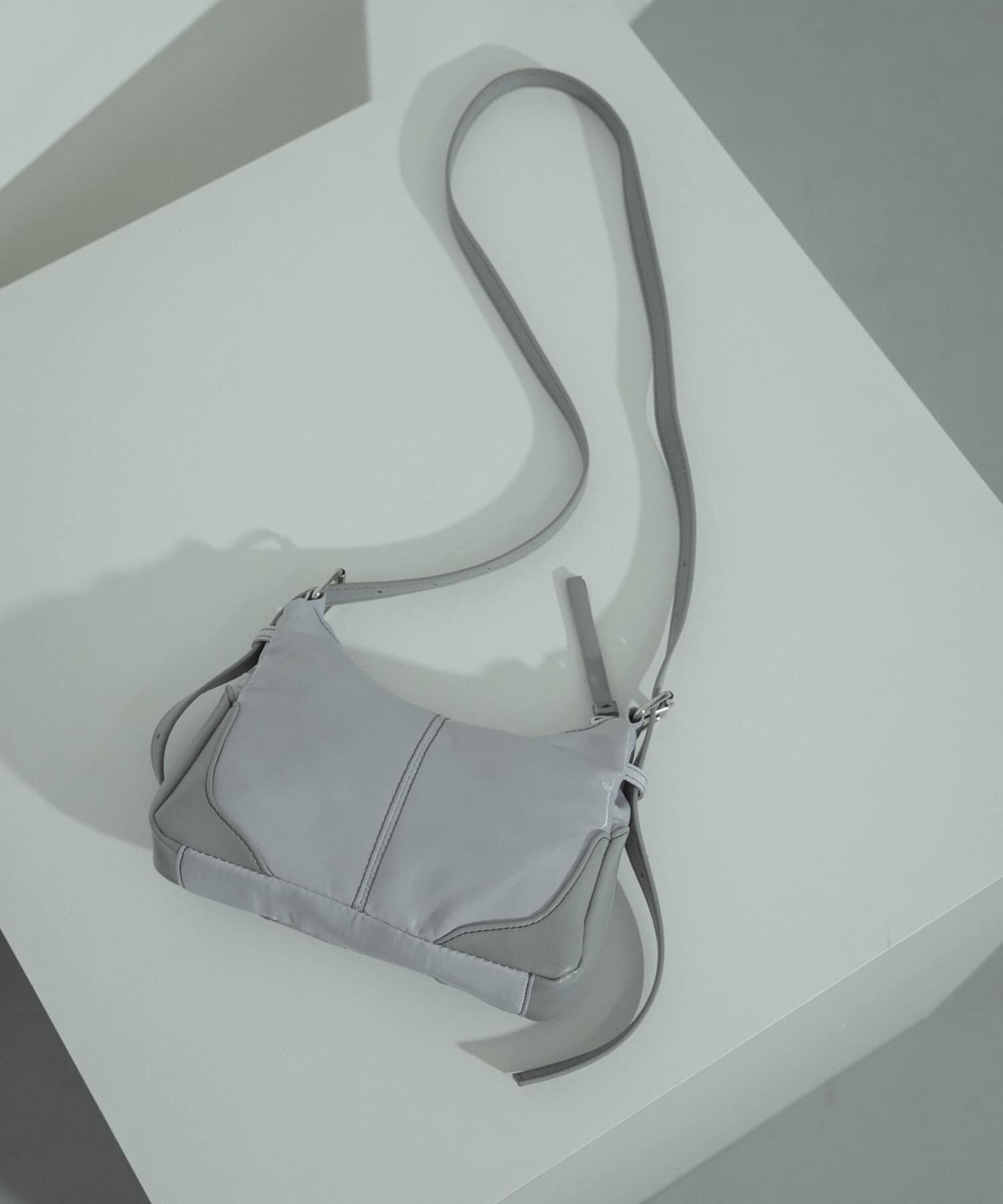 SENSE OF PLACE by URBAN RESEARCH「ダブルアジャストナイロンショルダー」|ショルダー・メッセンジャー|グレー