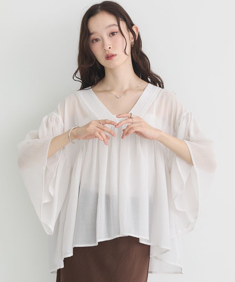 earth music&ecology「Vネックギャザーブラウス」|シャツ・ブラウス|Off White