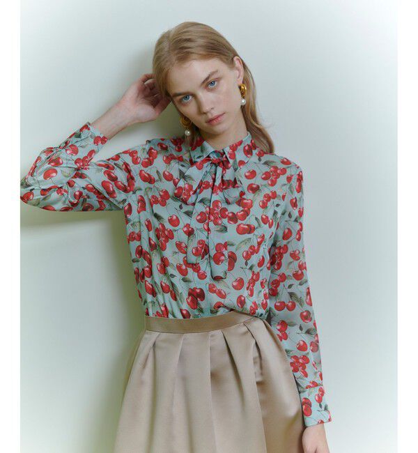 LOULOU WILLOUGHBY「WEB限定【LOULOU WILLOUGHBY】LISAチェリープリント ボウタイブラウス」|シャツ・ブラウス|