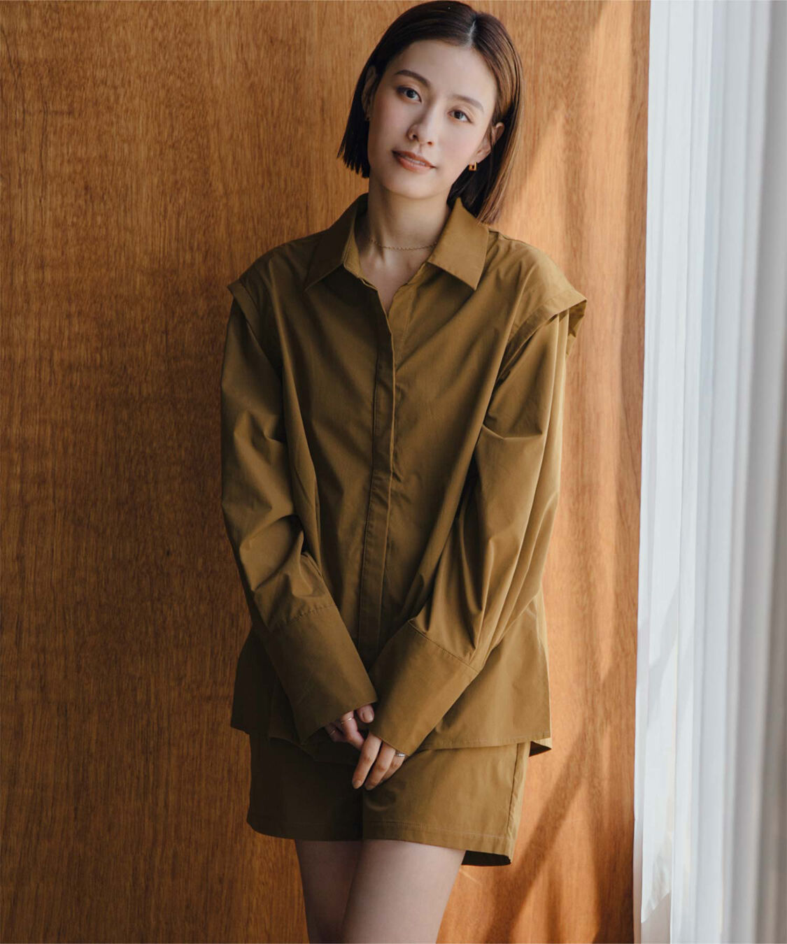 ur's「【黒川翼さんコラボアイテム】撥水素材2wayスリーブシャツ/ラッシュガード」|シャツ・ブラウス|ダークブラウン