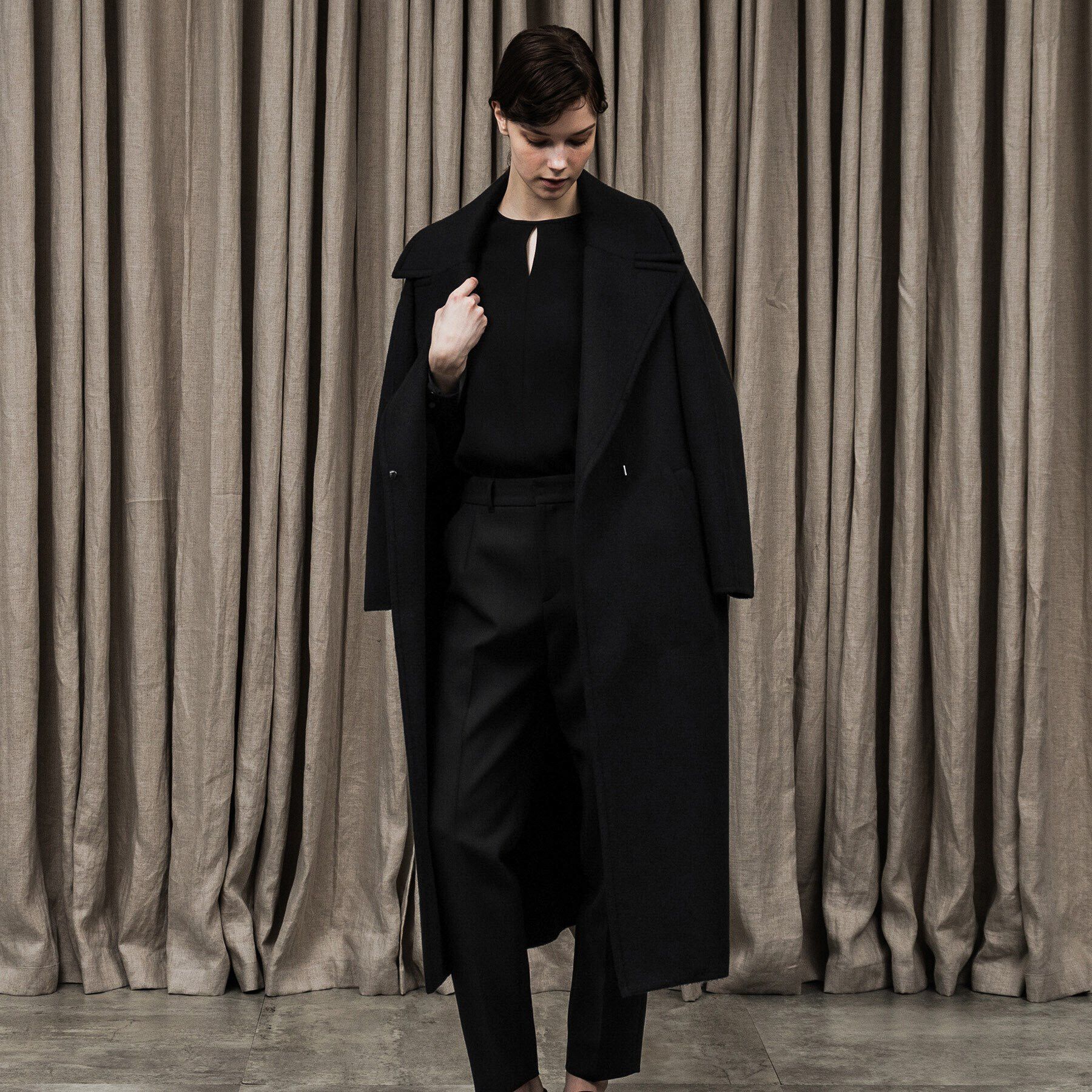 UNTITLED「カシミヤリバーガウンコート」|チェスターコート|ブラック(019)