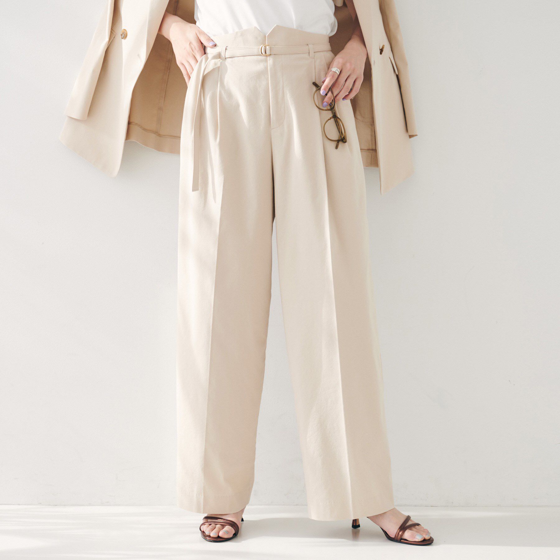 UNTITLED「【セットアップ可能／オンオフ】ラミー混 タックワイドパンツ」|その他|ライトベージュ(05
