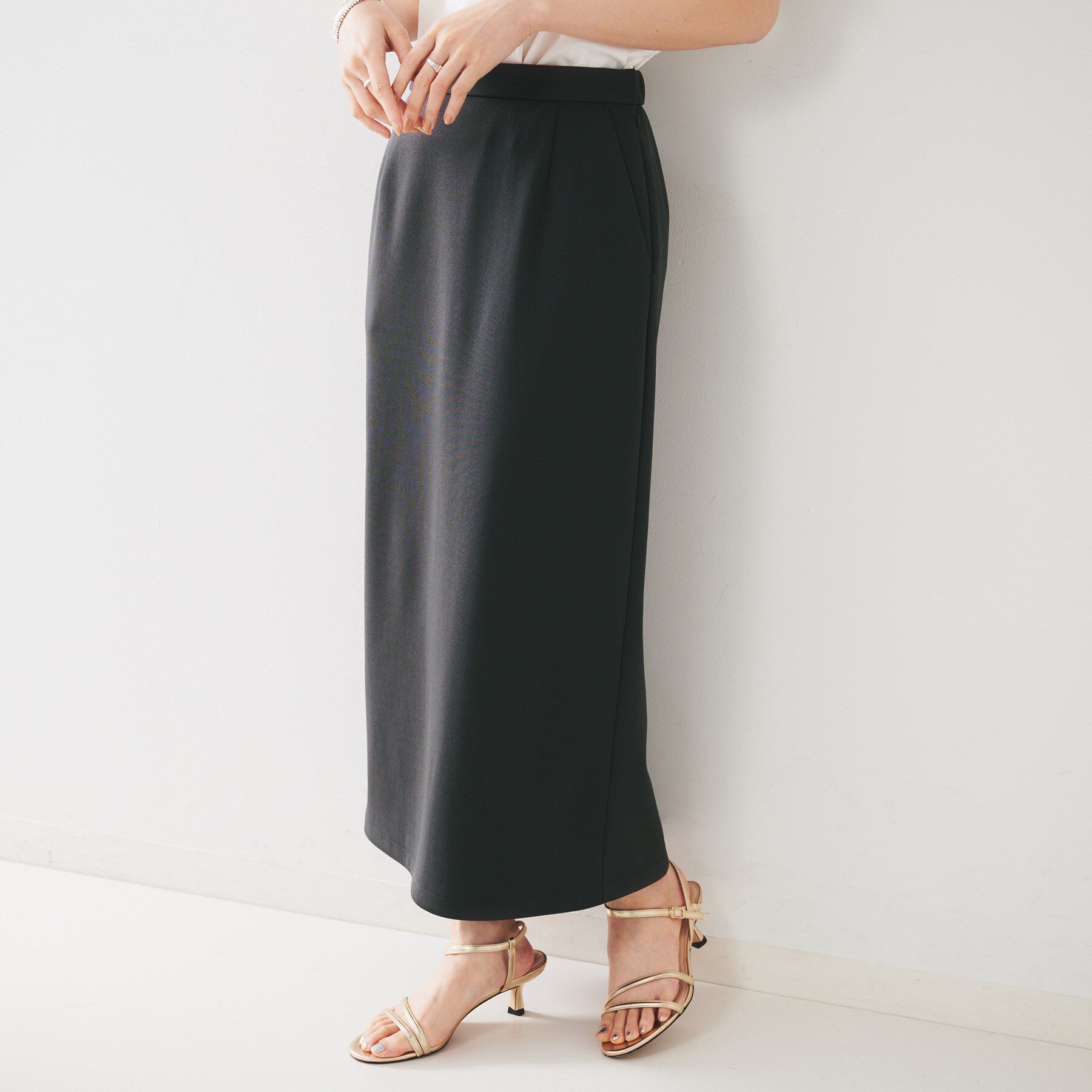 UNTITLED「【後ろウエストゴム/ストレッチ性/オンオフ】ジャージナロースカート」|スカート|