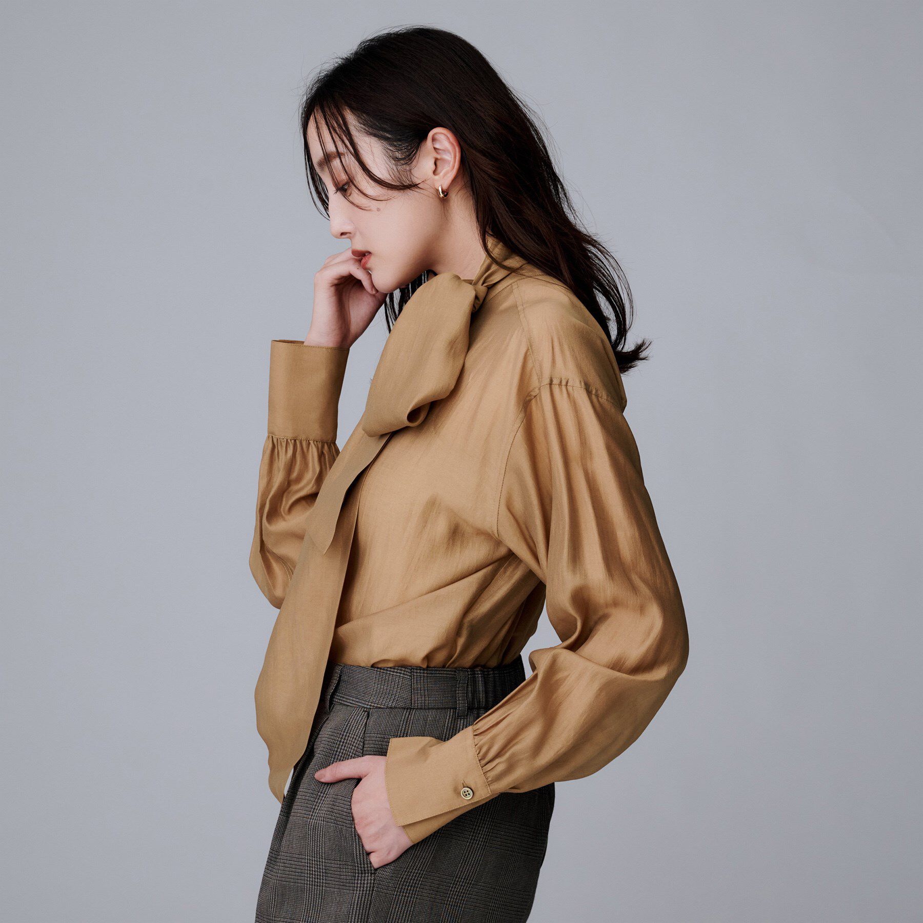 UNTITLED「【ボウタイリボン/バンドカラー/レイヤード】2WAYシアーブラウス」|シャツ・ブラウス|