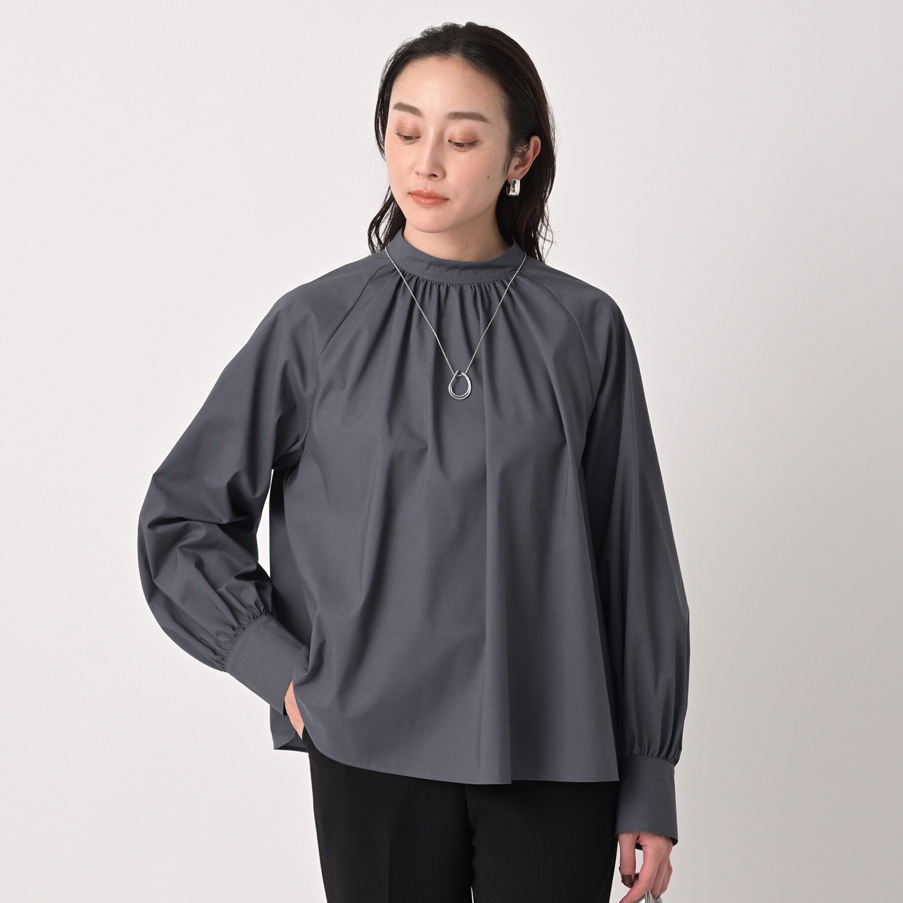 UNTITLED「【洗える/オンオフ使える】タイプライタースタンドネックブラウス」|シャツ・ブラウス|