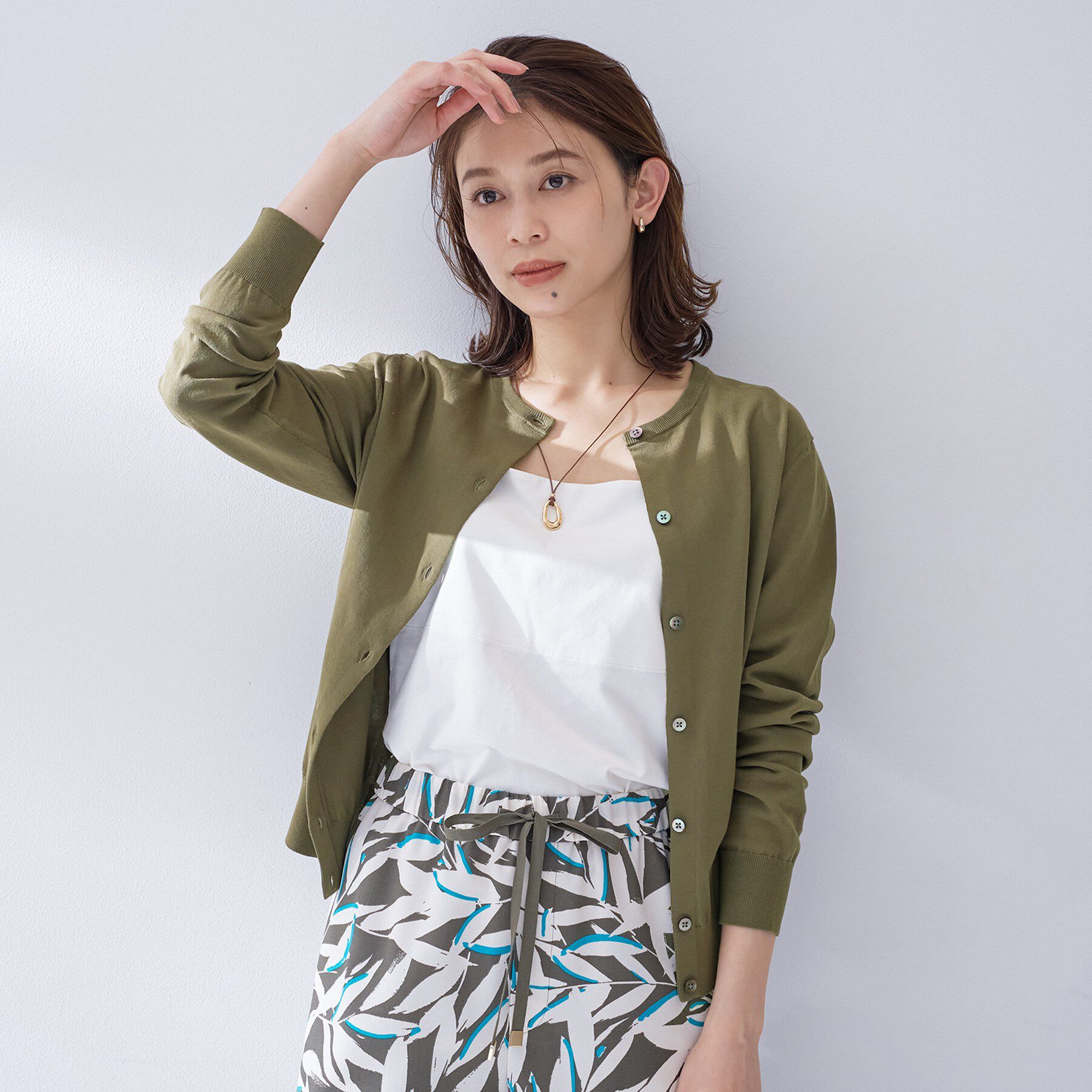 UNTITLED「コットンクルーネックカーディガン」|カーディガン|