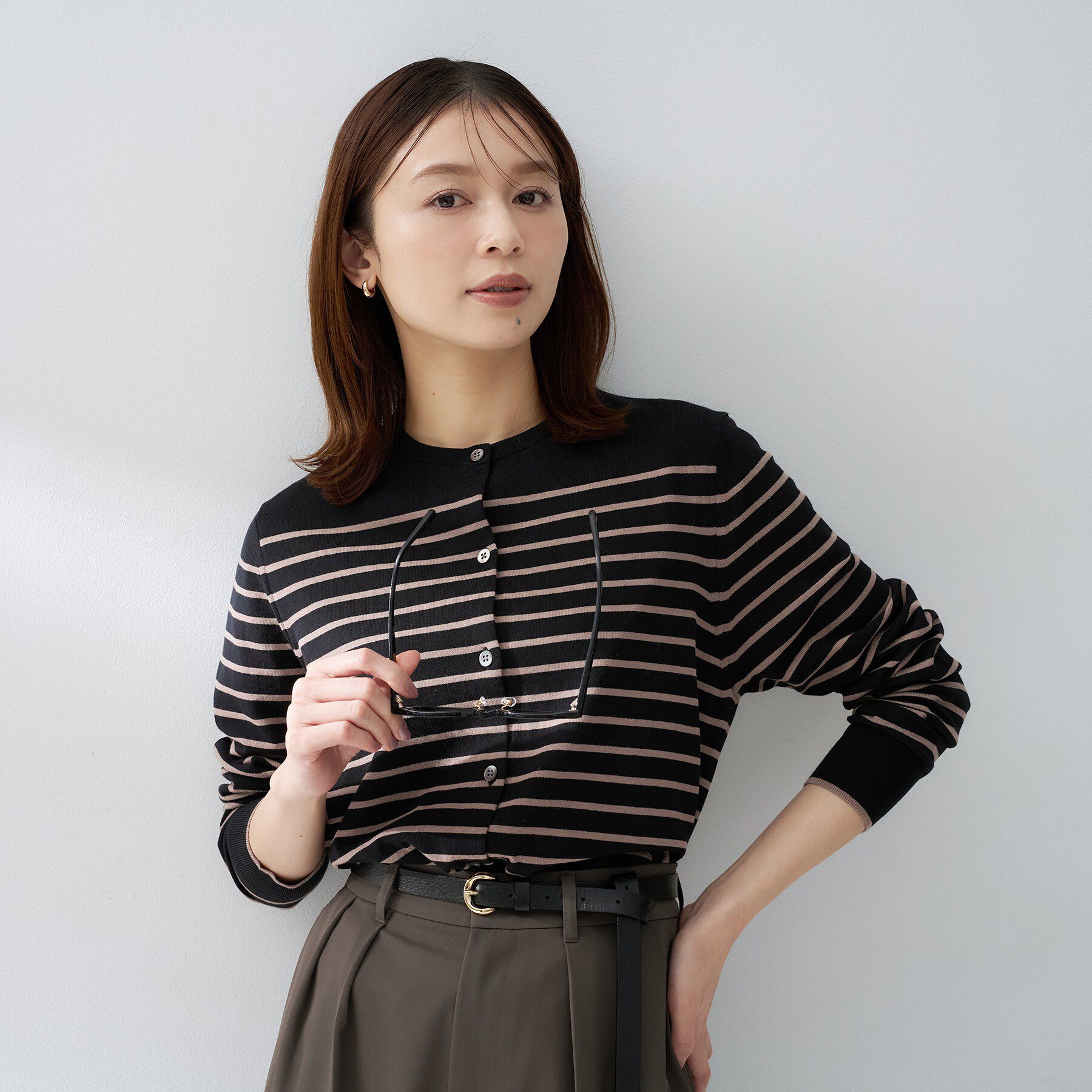 UNTITLED「コットンクルーネックカーディガン」|カーディガン|ブラック(319)