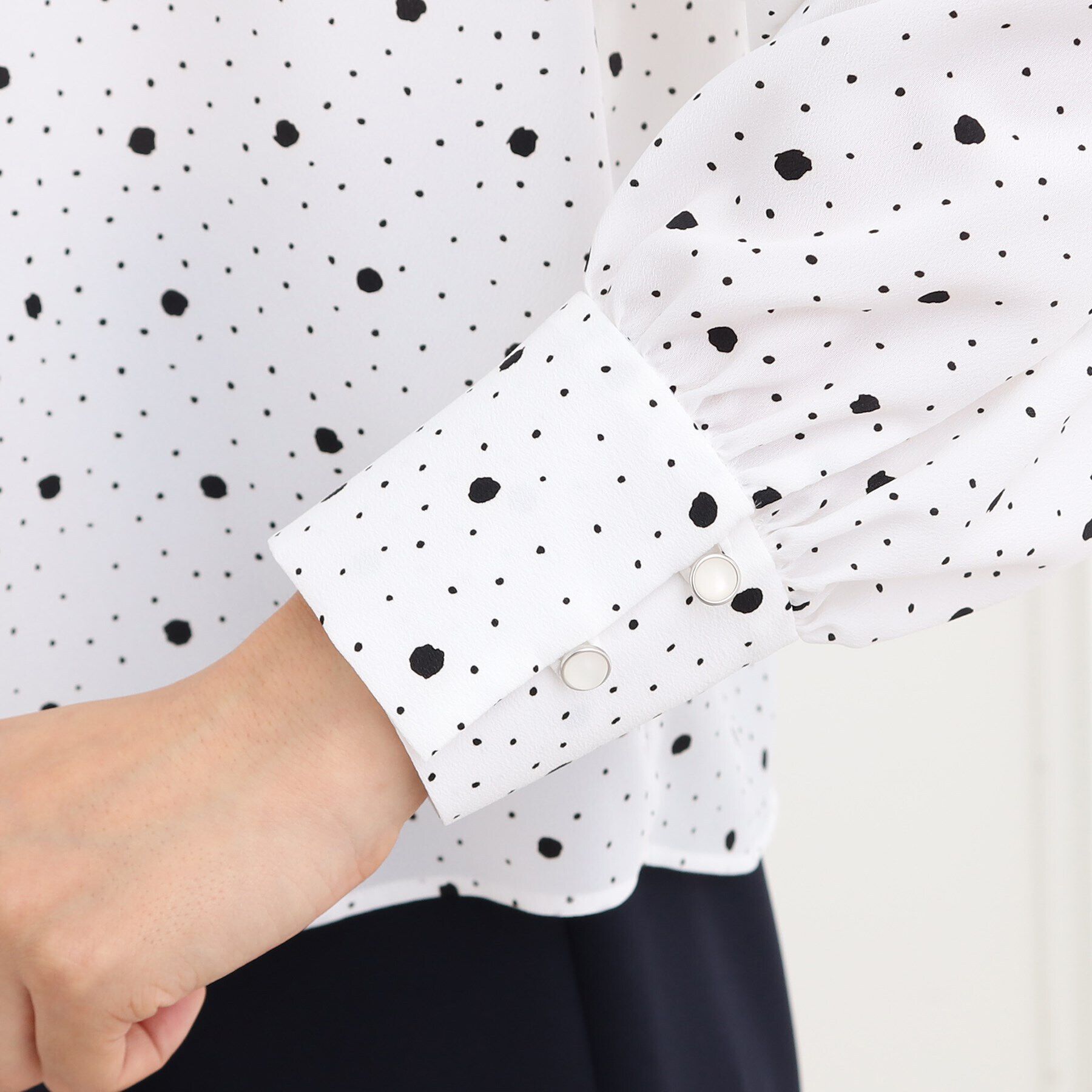 Reflect「【フォーマル/マシンウォッシュ可】ドットプリントブラウス」|シャツ・ブラウス|