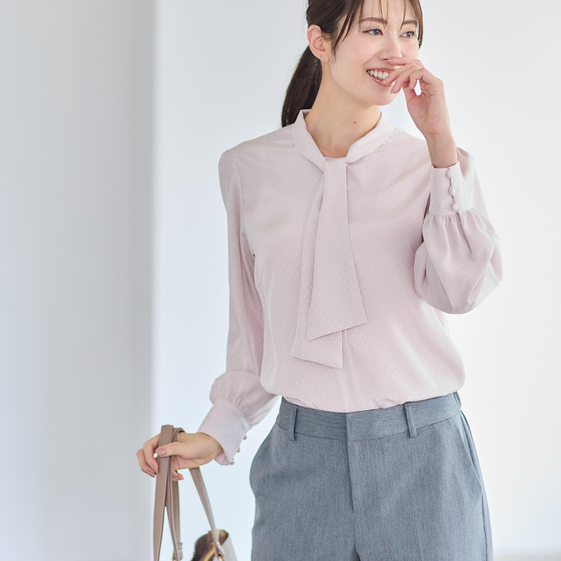 Reflect「【きちんと見え／通勤／セレモニーにおすすめ◎】ドット柄ボウタイブラウス」|シャツ・ブラウス|