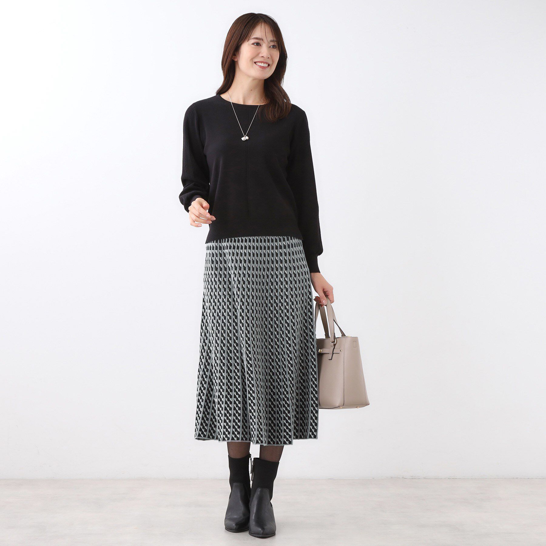 Reflect「【WEB先行カラーあり／セットアップ可】幾何調柄ニットスカート」|スカート|