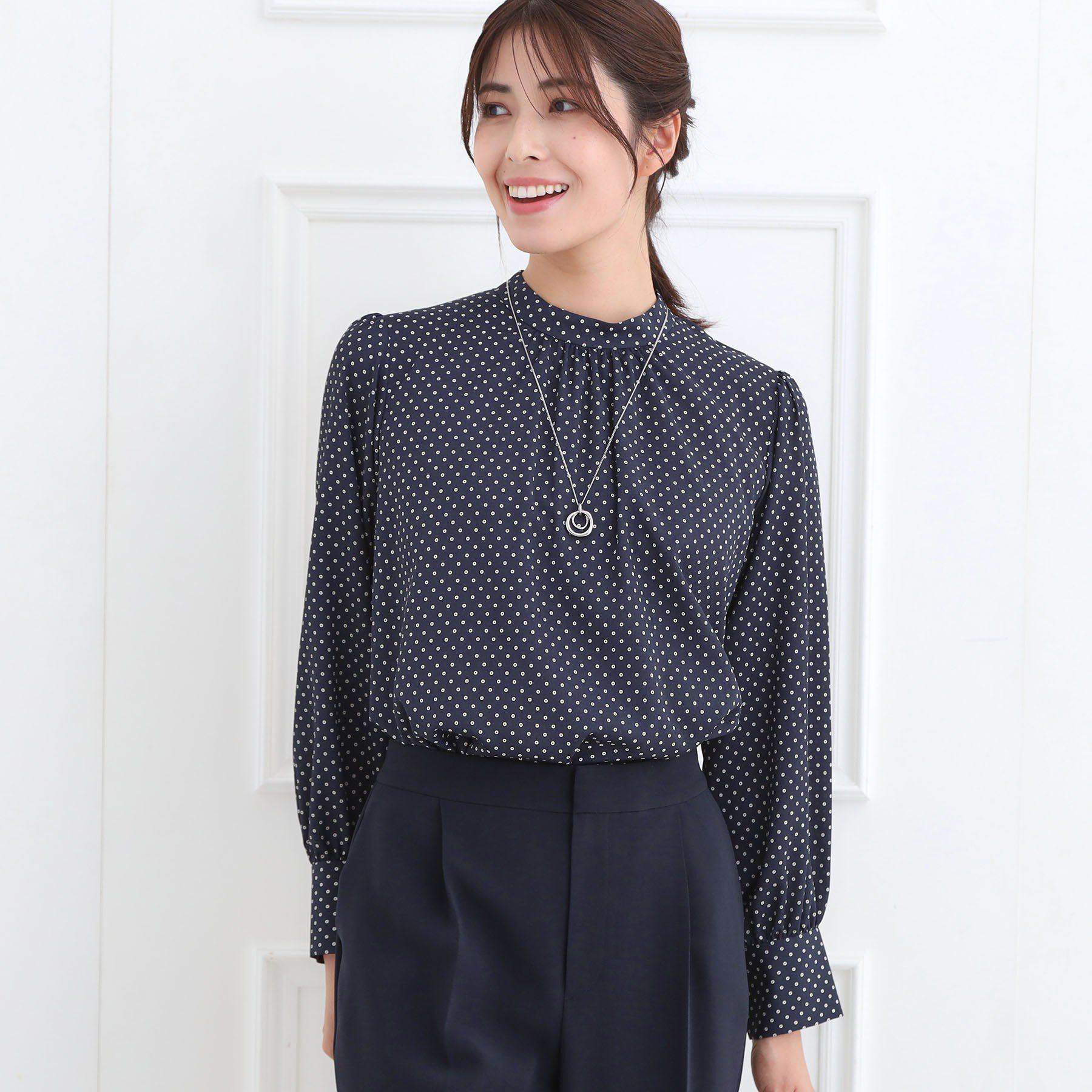 Reflect「【お仕事に◎】ドットプリントブラウス」|シャツ・ブラウス|ネイビー(194)