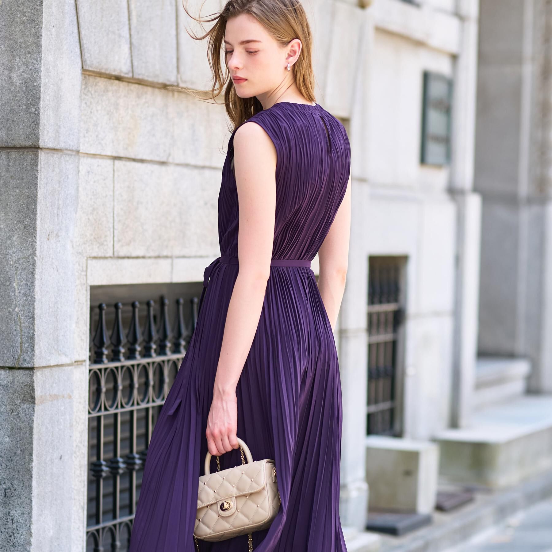 DRESSTERIOR「【ウォッシャブル/オンオフ】プリーツノースリーブワンピース」|ワンピース|