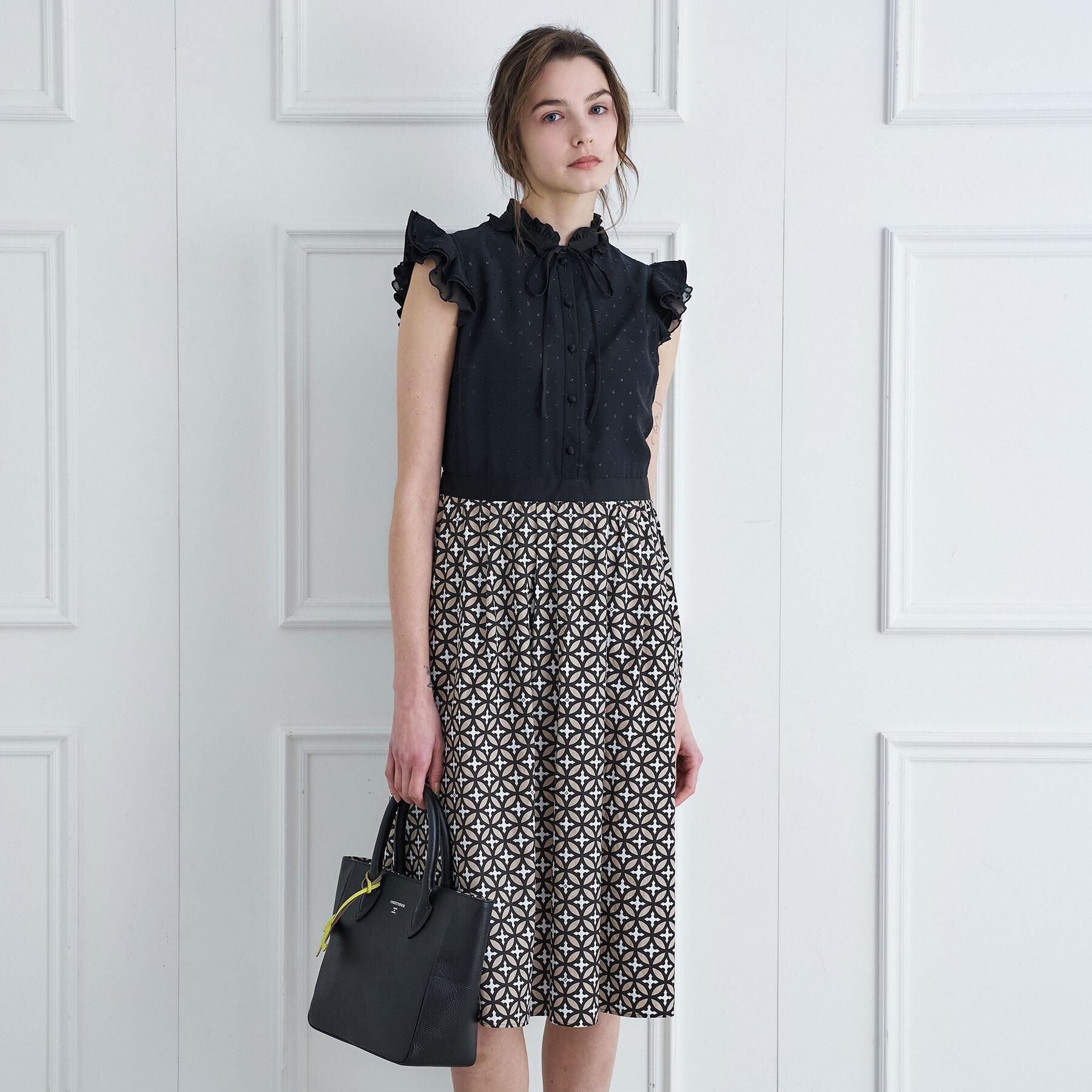 DRESSTERIOR「【ウォッシャブル】オーバーラップウィングスリーブドレス」|ワンピース|