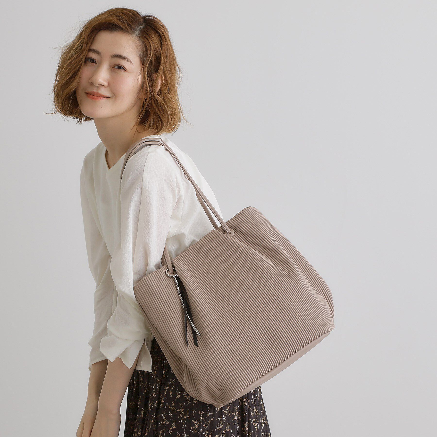 grove「プリーツハトメチャーム付きトート」|トートバッグ|