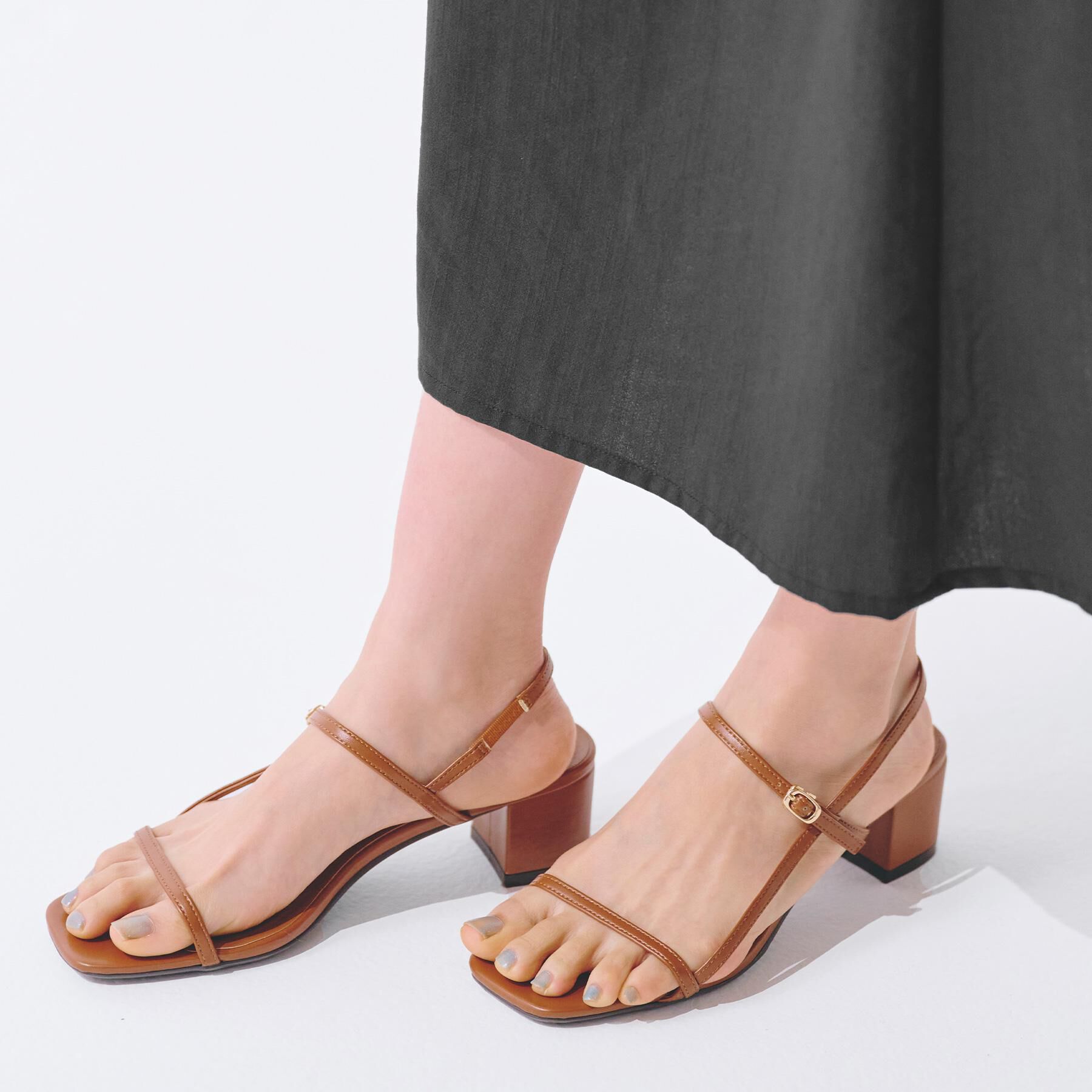 grove「【細めのストラップでトレンド感◎】スリムストリングヒールサンダル」|サンダル|