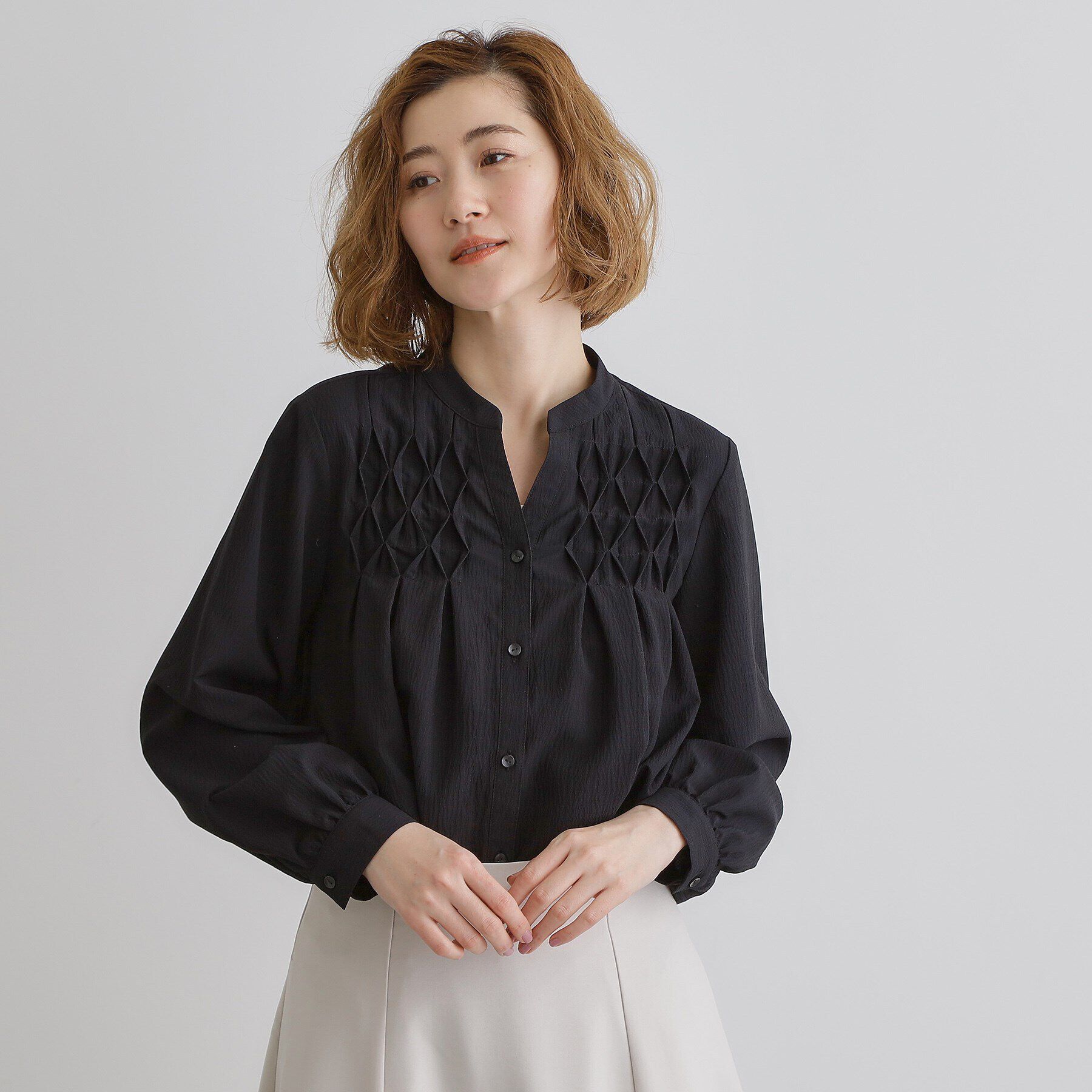 grove「スモッキングタックスキッパーブラウス」|シャツ・ブラウス|ブラック(019)