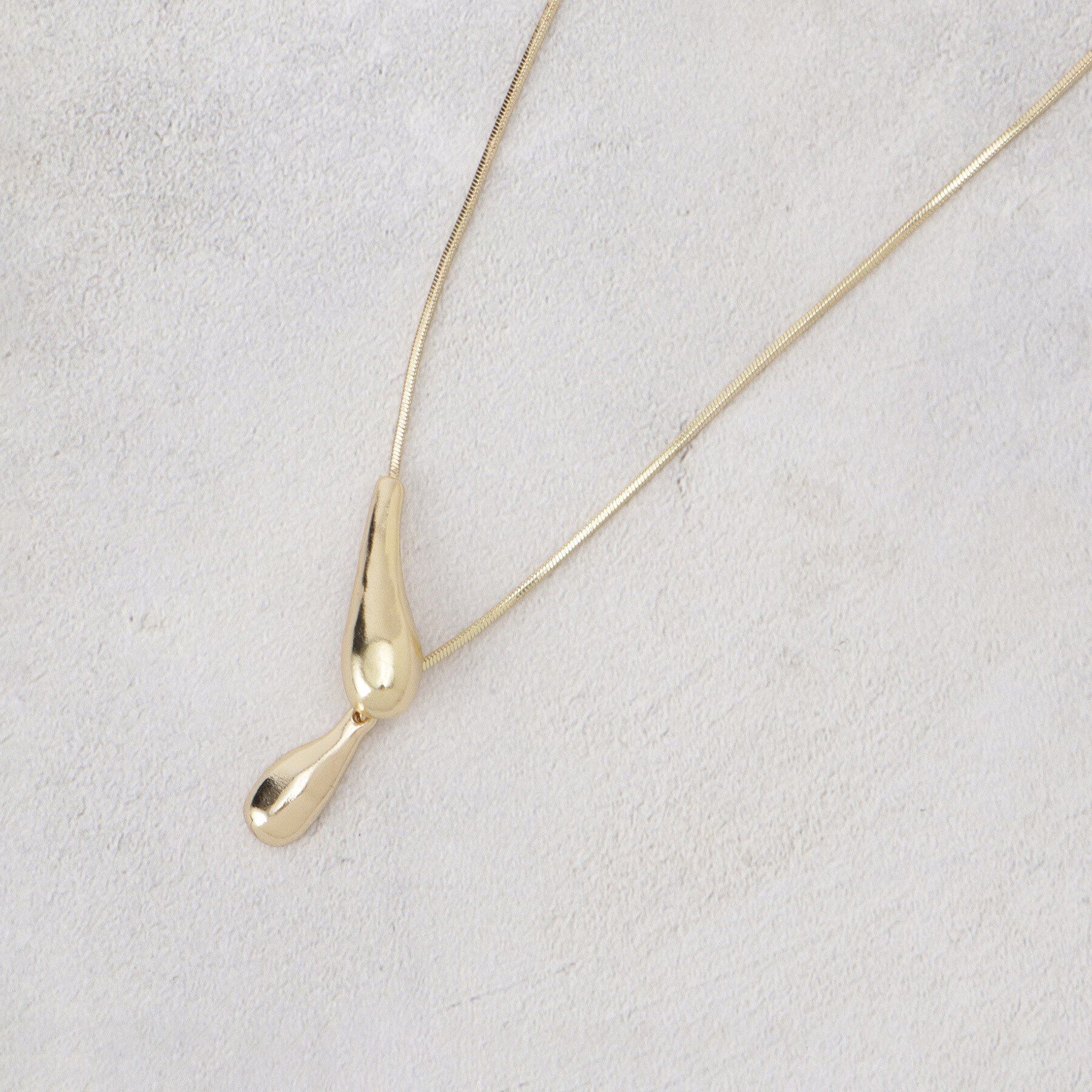 grove「メタルドロップスライドネックレス」|ネックレス|