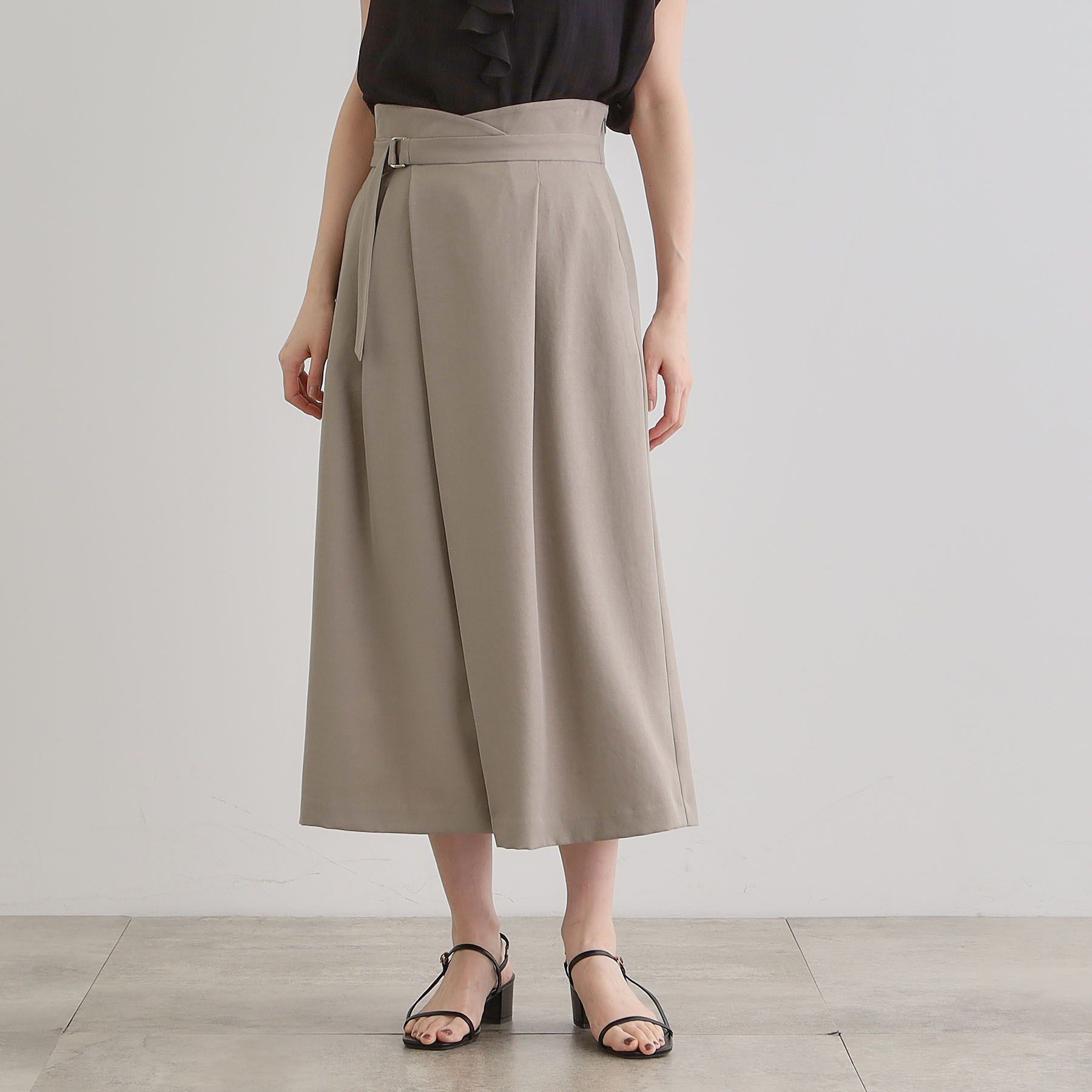 grove「エレガントに着こなすラップ風タックスカート」|スカート|