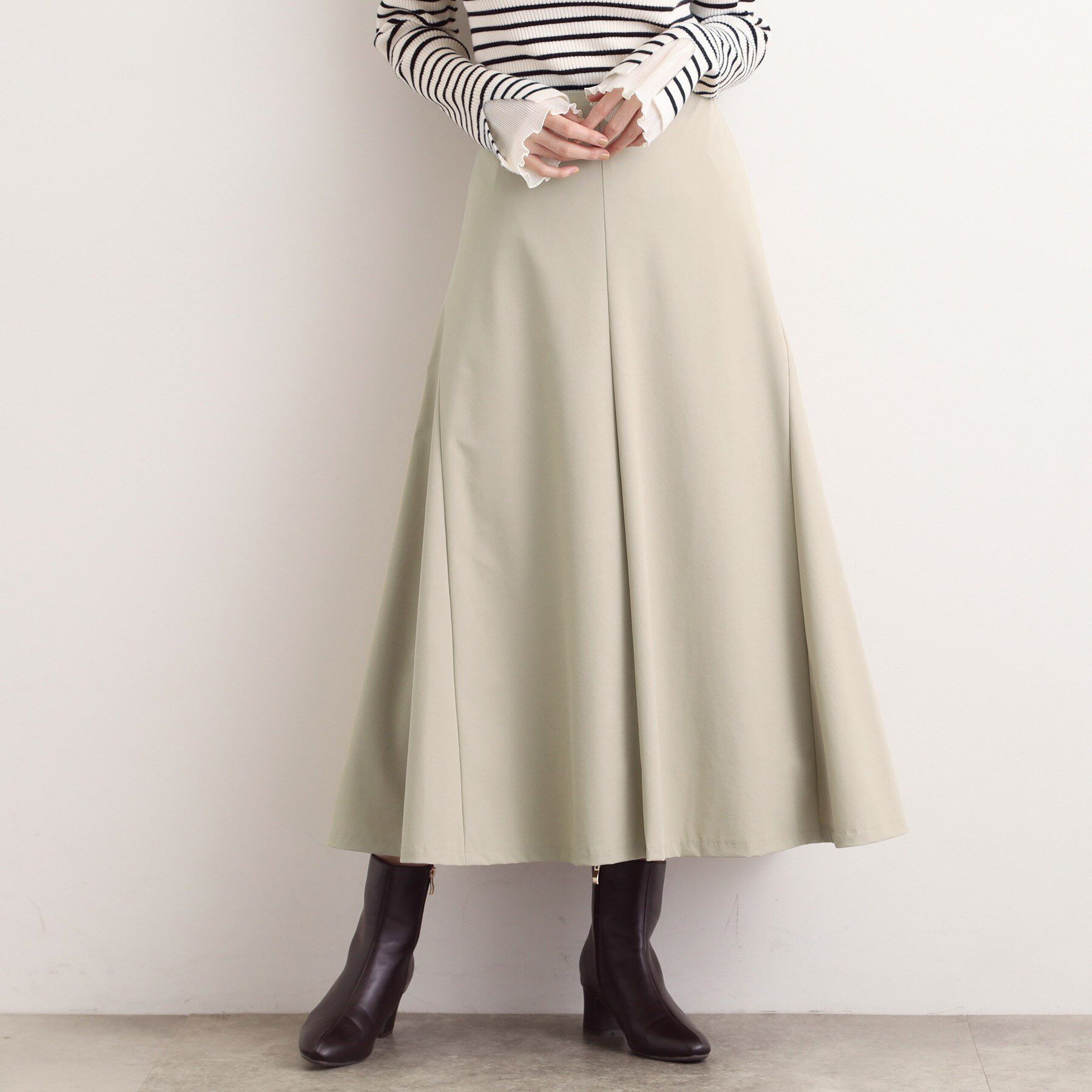 grove「もっちりナイロンストレッチトラペーズスカート」|スカート|カーキベージュ(02