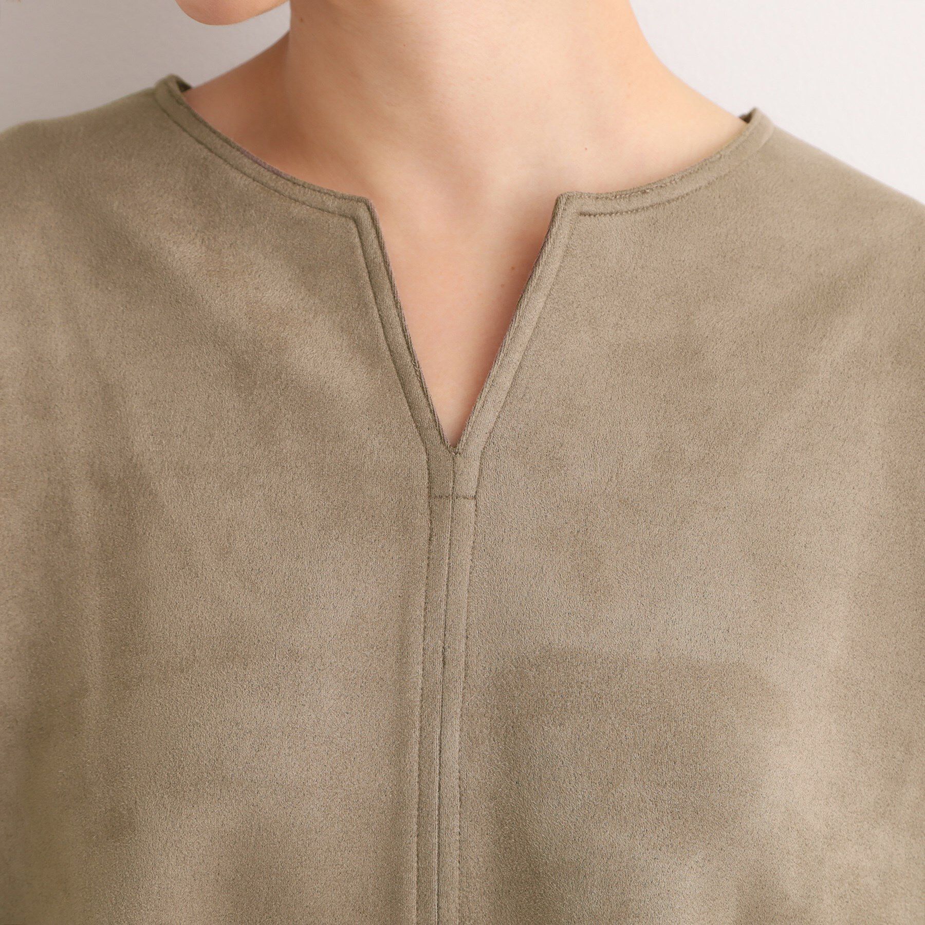 grove「スエード調キーネックプルオーバー」|Tシャツ・カットソー|