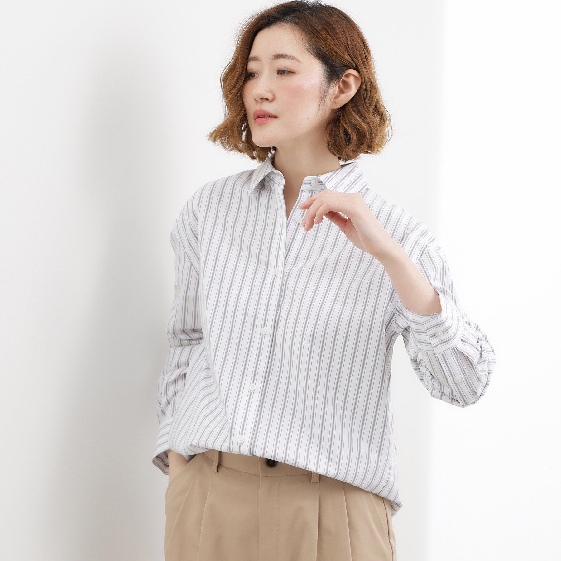 grove「【貴島明日香さん着用】一度着たら手放せない、驚きの伸びを備えたコットンナイロンストレッチシャツ」|シャツ・ブラウス|