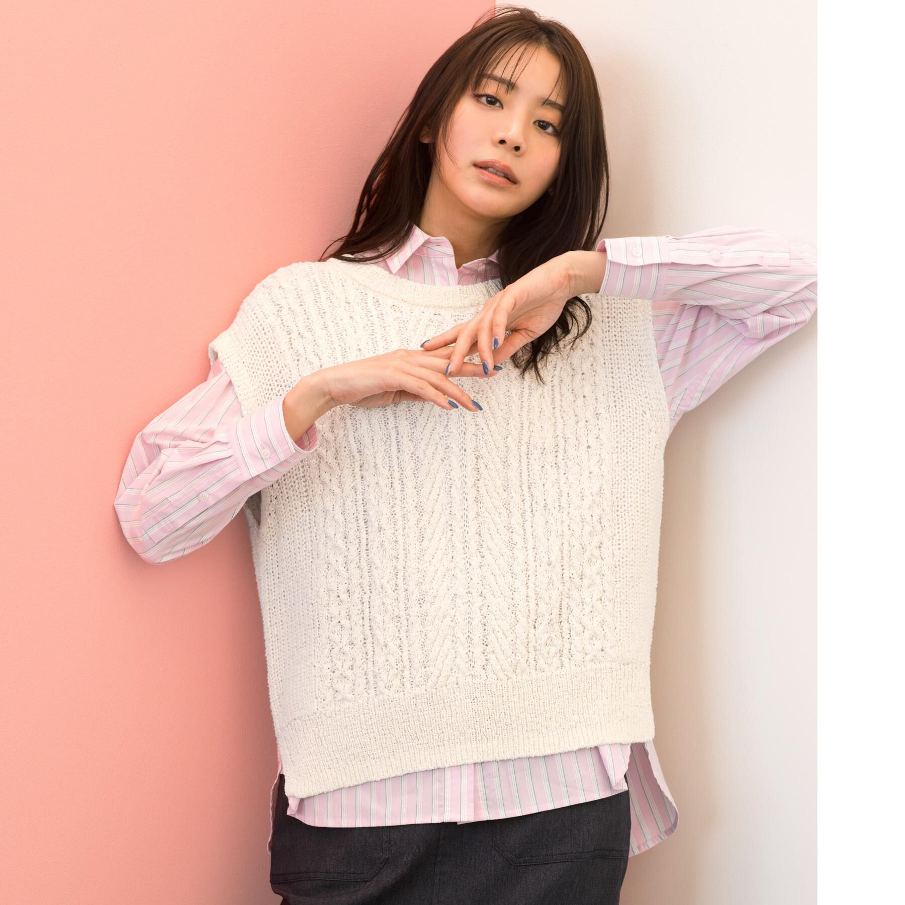 grove「【貴島明日香さん着用】一度着たら手放せない、驚きの伸びを備えたコットンナイロンストレッチシャツ」|シャツ・ブラウス|