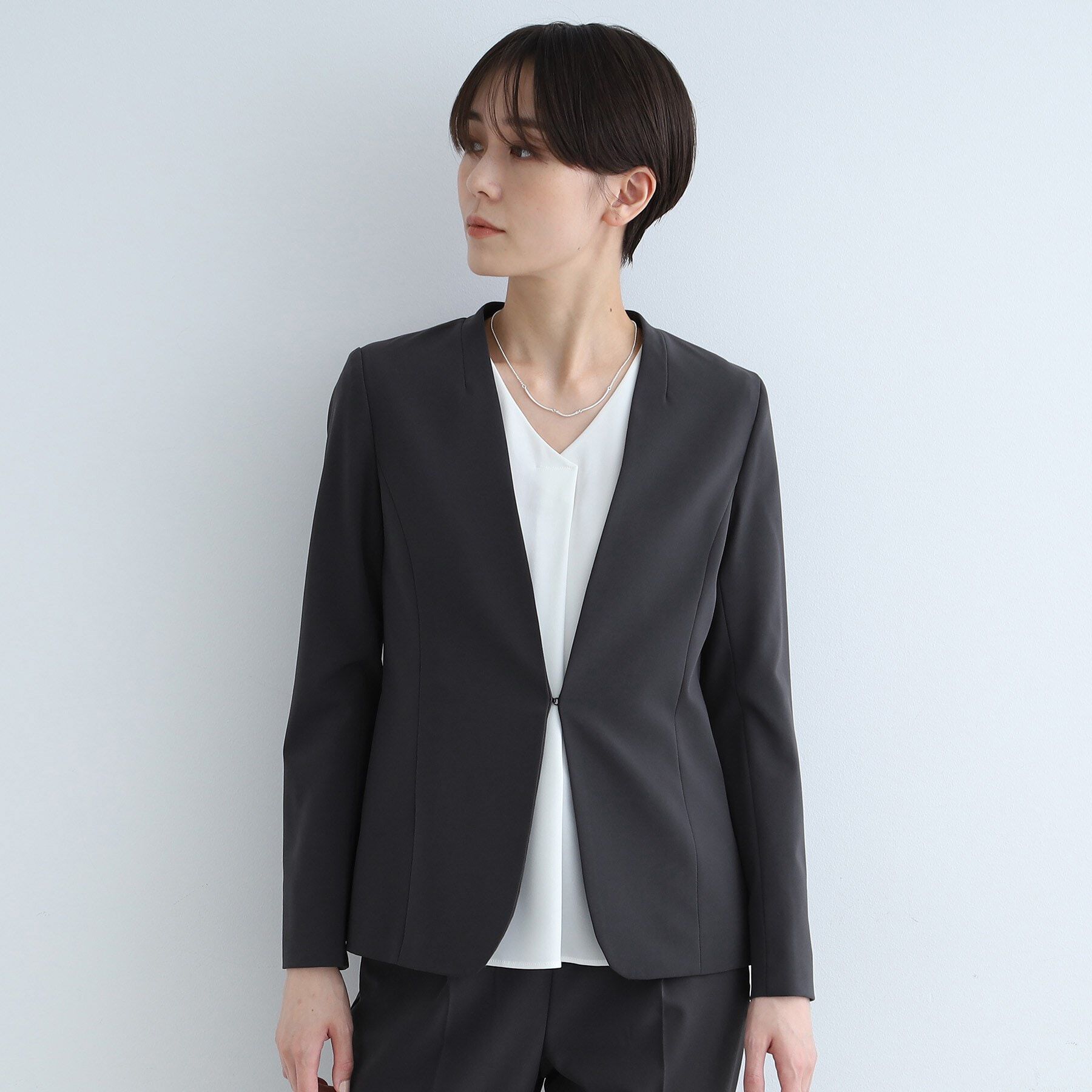 INDIVI「【定番スーツ/洗える/UVケア】ストレッチノーカラージャケット」|スーツ|