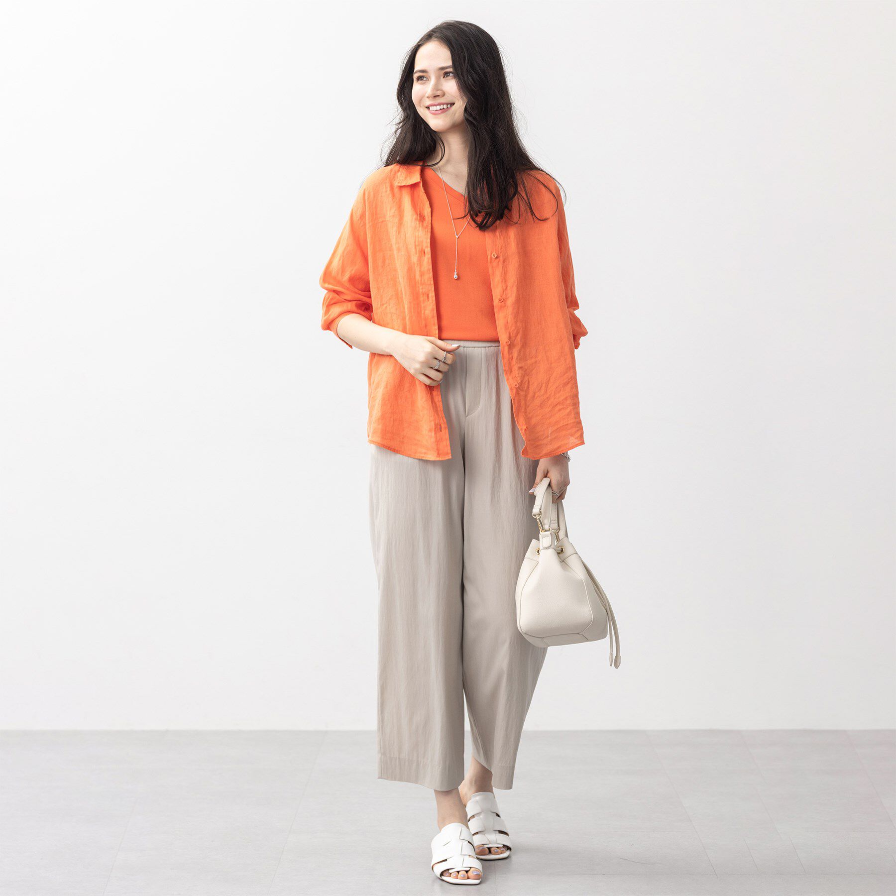 INDIVI「【洗える／凹凸素材】ハンカチーフヘム エアリーブラウス」|シャツ・ブラウス|