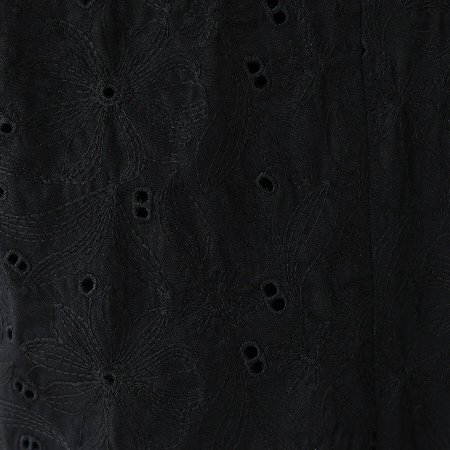 INDIVI「【洗える】フラワーカット刺繍フレアスリーブブラウス」|シャツ・ブラウス|