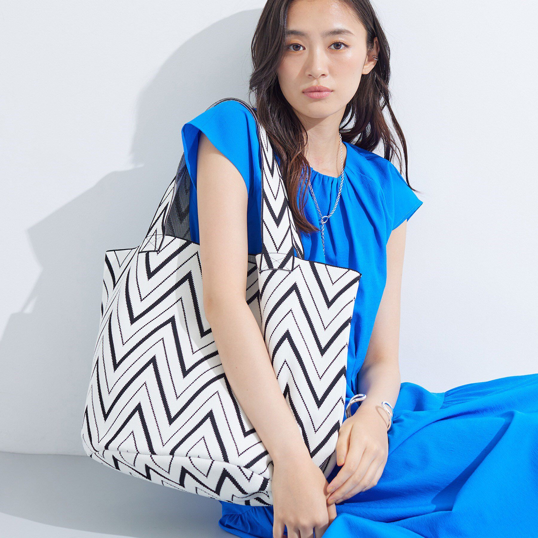 INDIVI「【選べる柄／WEB限定カラー】ビッグニットバッグ」|トートバッグ|ホワイト(601)