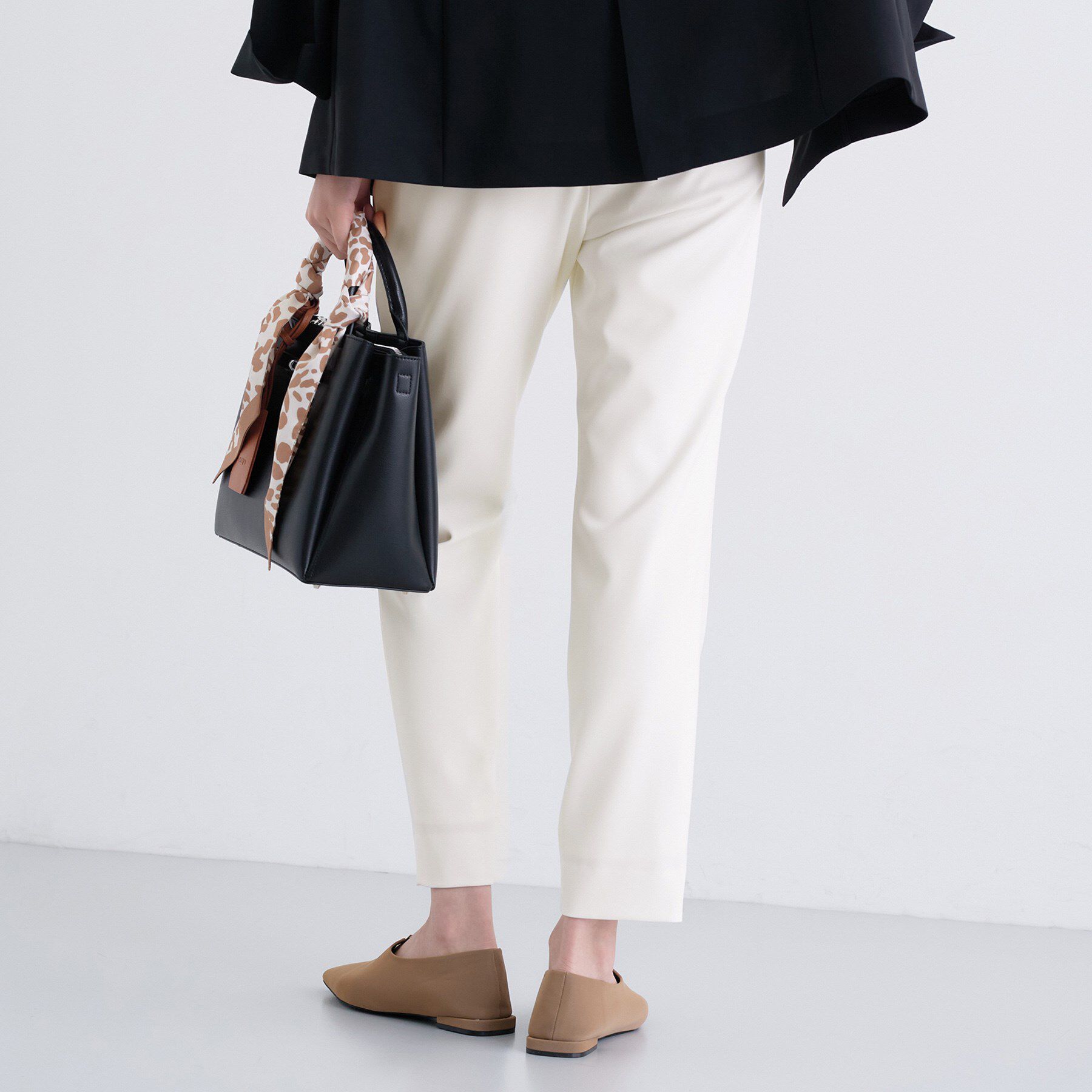 INDIVI「人気NO.1【褒められパンツ／高ストレッチ／ウエストゴム】タックテーパードパンツ」|その他|