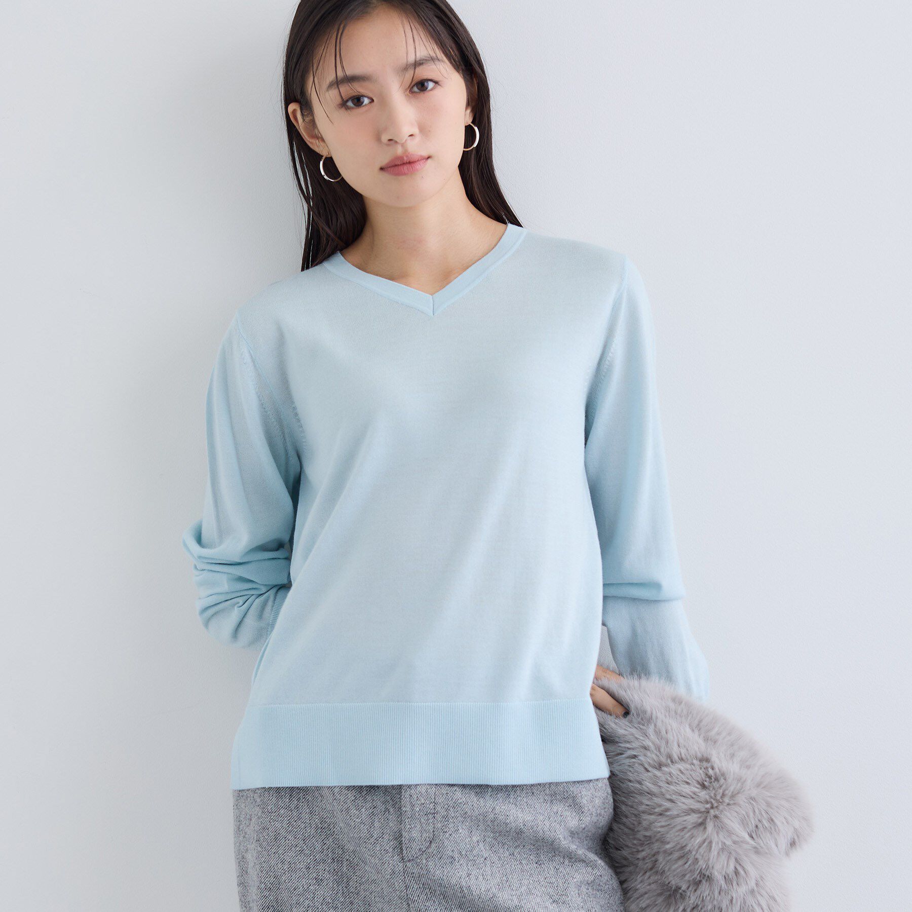 INDIVI「【洗える／毛玉になりにくい】エクストラファインウール Vネックニット」|ニット・セーター|