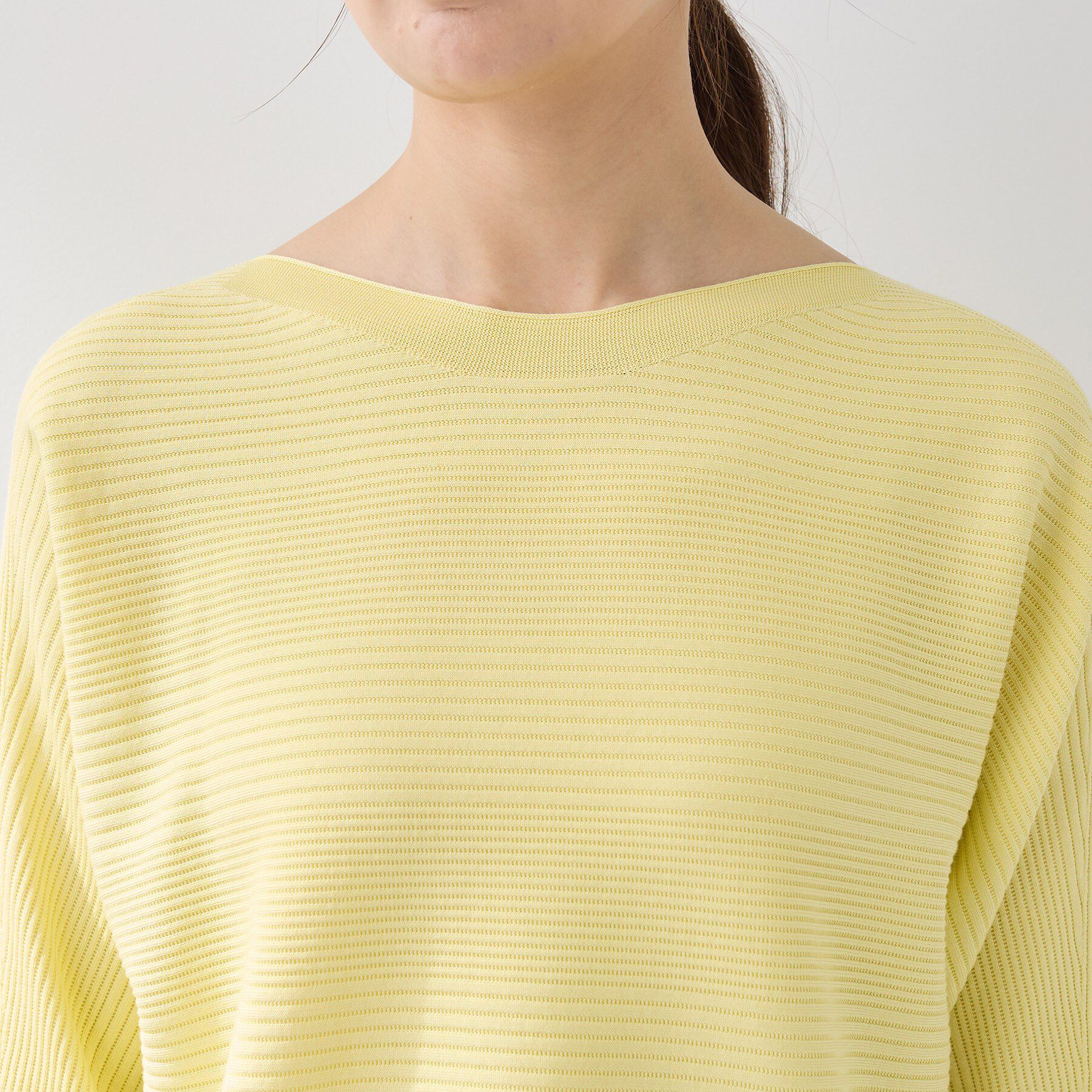 INDIVI「【洗える／キレイ色】体型カバー無縫製ニット」|ニット・セーター|