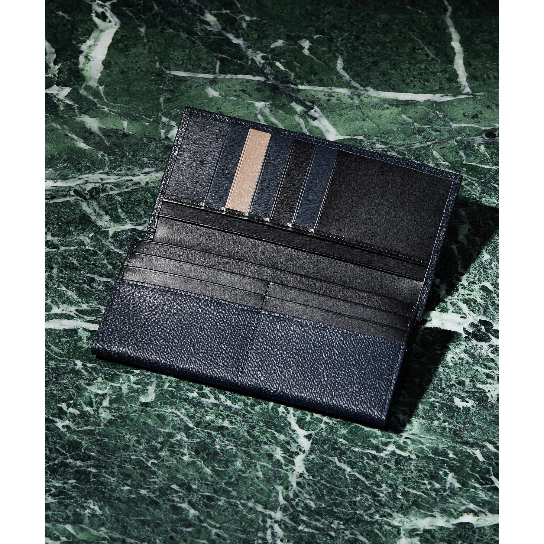 TAKEO KIKUCHI「配色型押しレザー 長財布」|財布|ネイビー(693)