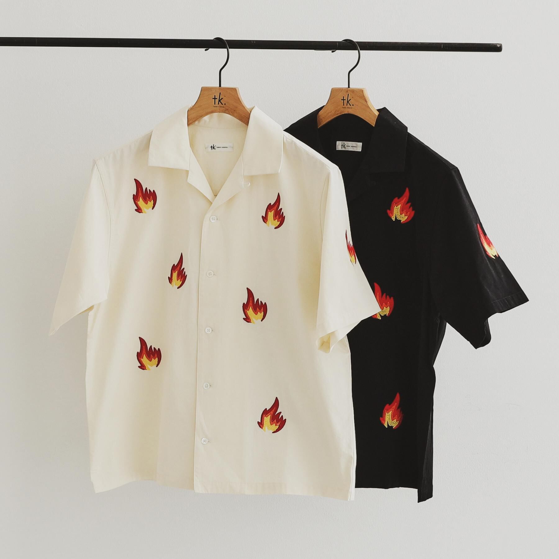 tk.TAKEO KIKUCHI「K&rsquo;PJT by AYUTA 『炎刺繍シャツ』」|シャツ・ブラウス|