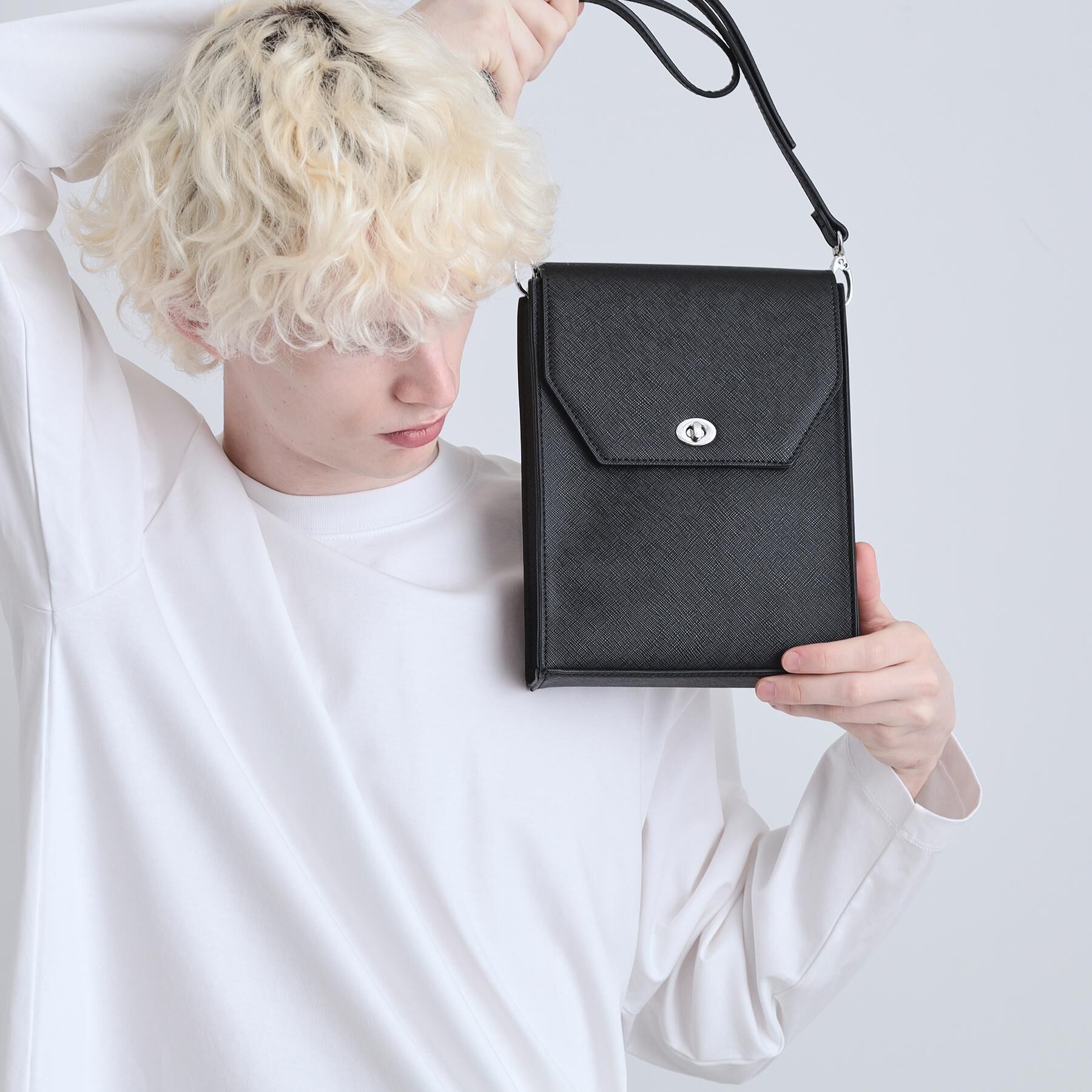 tk.TAKEO KIKUCHI「スクエアボックスショルダーバッグ（ユニセックスアイテム）」|ショルダー・メッセンジャー|