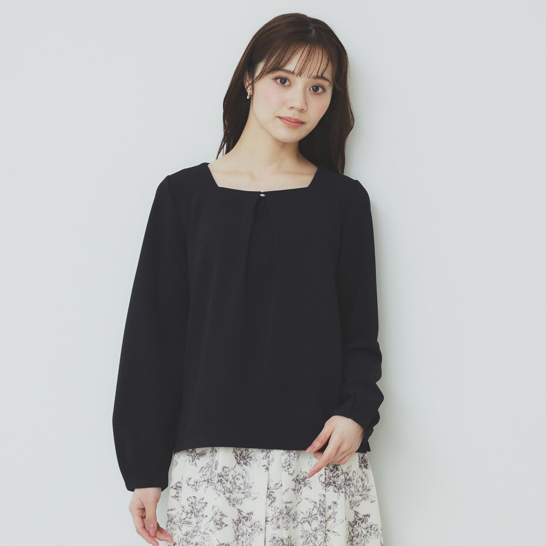 index「キーネックタックデザイントップス【洗濯機洗い可】」|Tシャツ・カットソー|