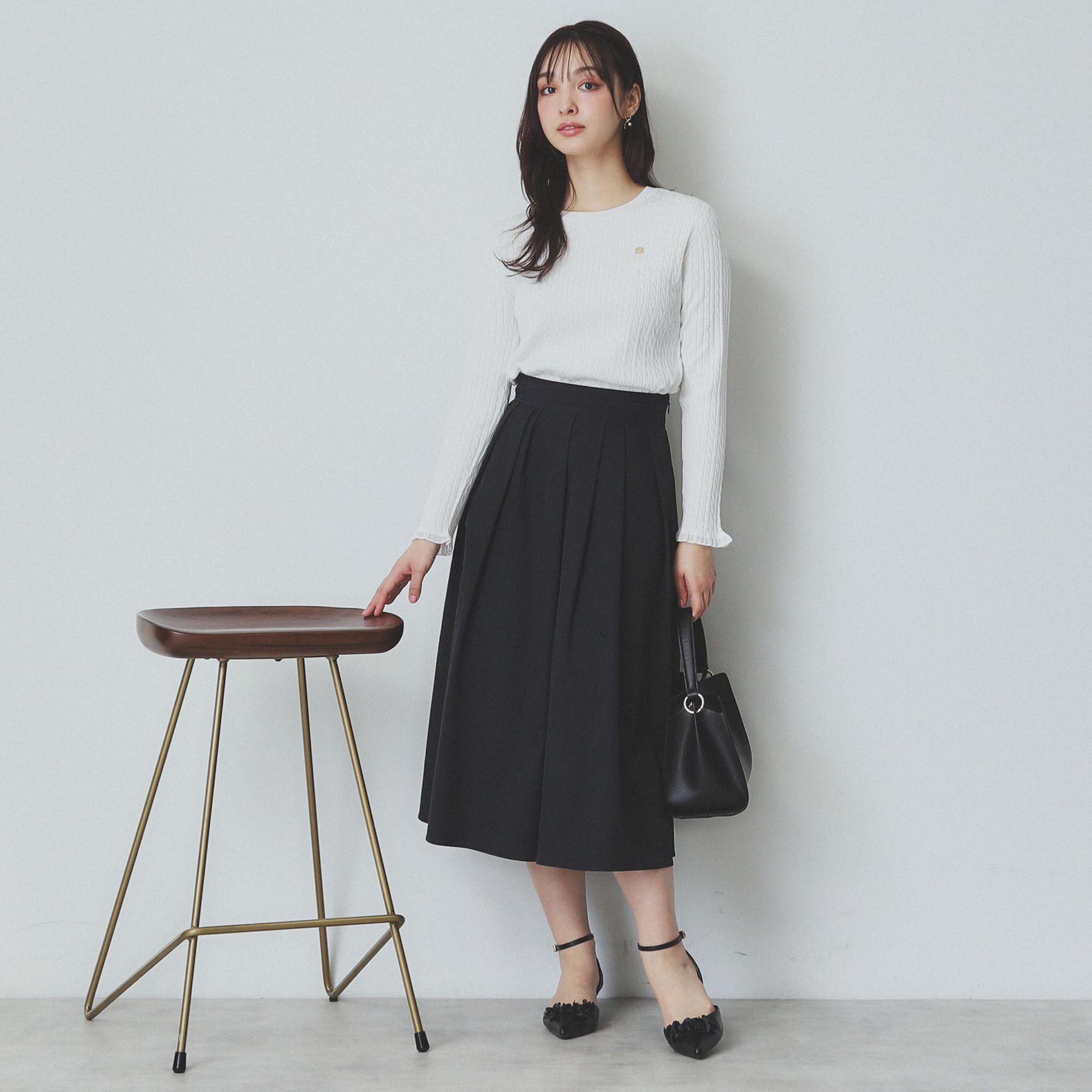 index「ゴールドモチーフ付きケーブルニット【洗濯機洗い可】」|ニット・セーター|