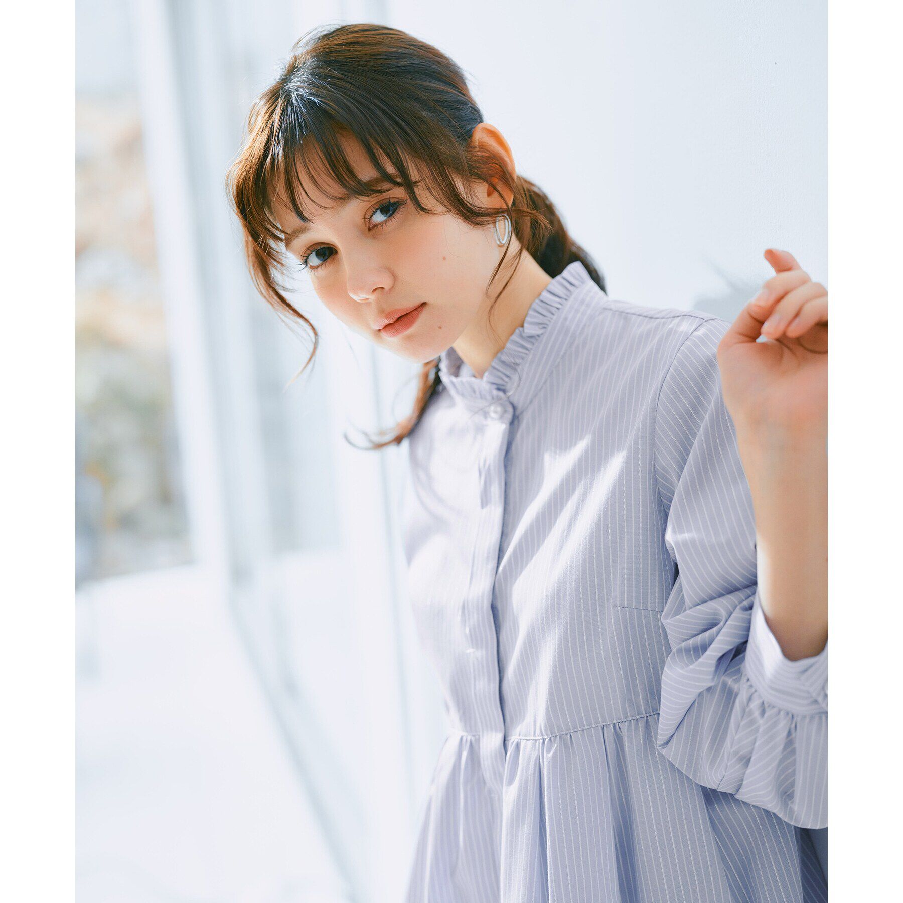 index「《6color》フリルバンドカラーペプラムブラウス【洗濯機洗い可/イージーアイロン/防シワ】」|シャツ・ブラウス|