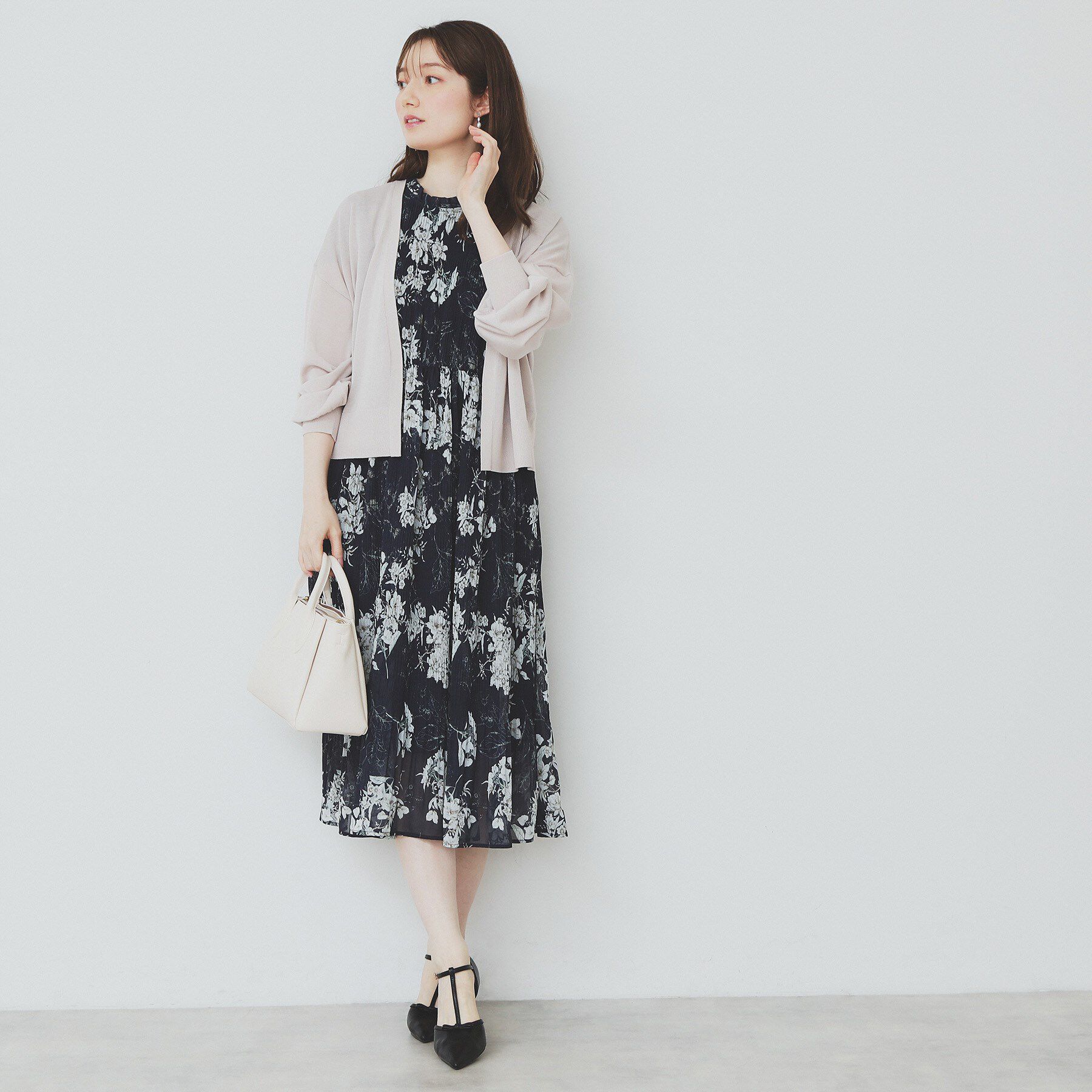 index「《6色展開》リラクシーショートカーディガン【洗濯機洗い可/接触冷感/抗ピル】」|カーディガン|