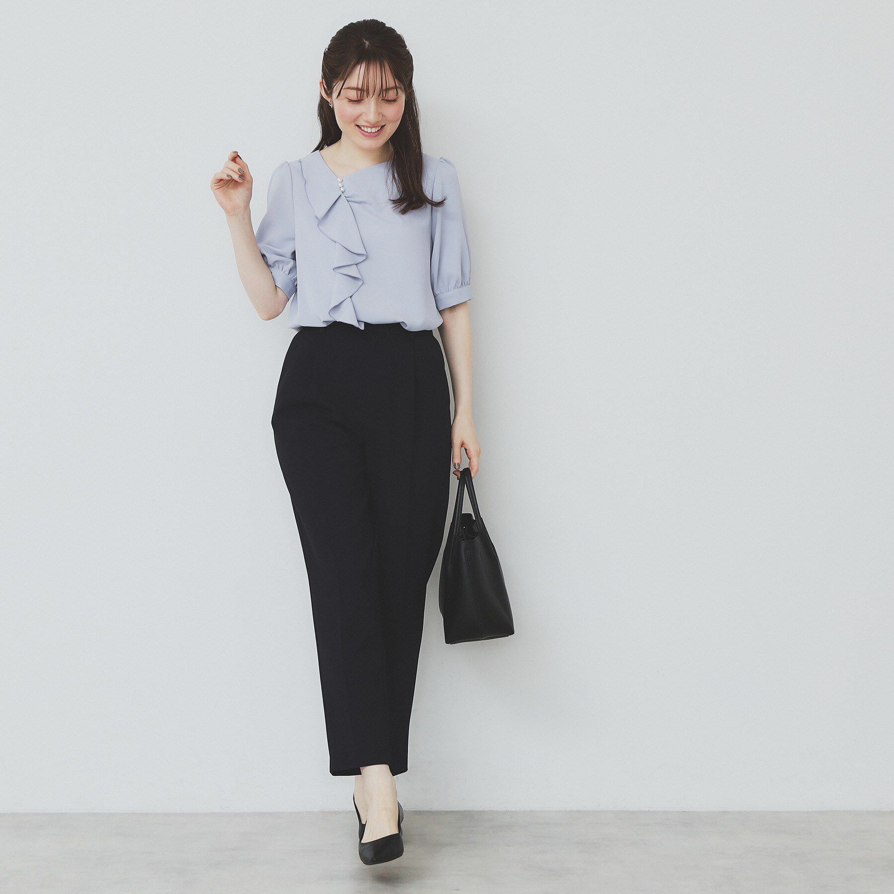 index「アシメフリルパール調ブラウス【洗濯機洗い可/イージーアイロン】」|シャツ・ブラウス|